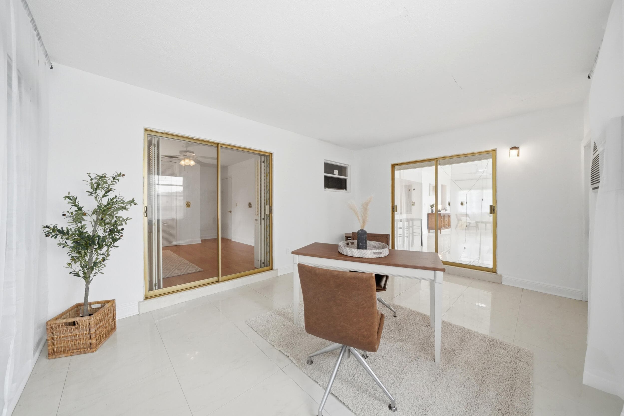 5501 Monroe Street, Hollywood, FL 33021 — photo 10 of 31