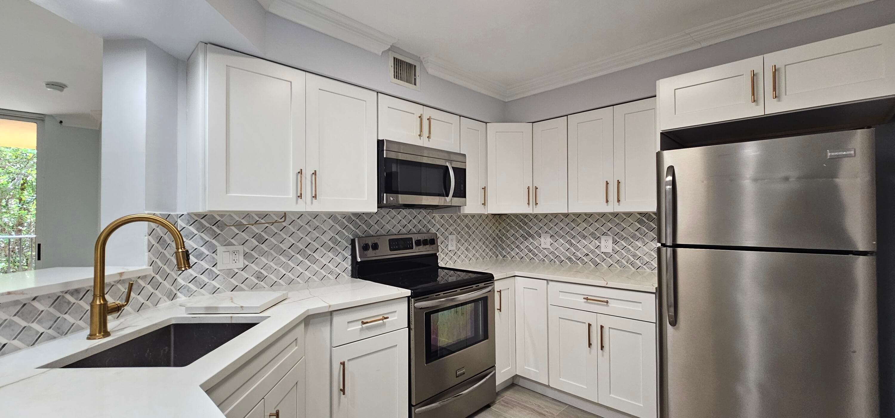 400 Scotia Drive 203, Hypoluxo, FL 33462 — photo 1 of 37