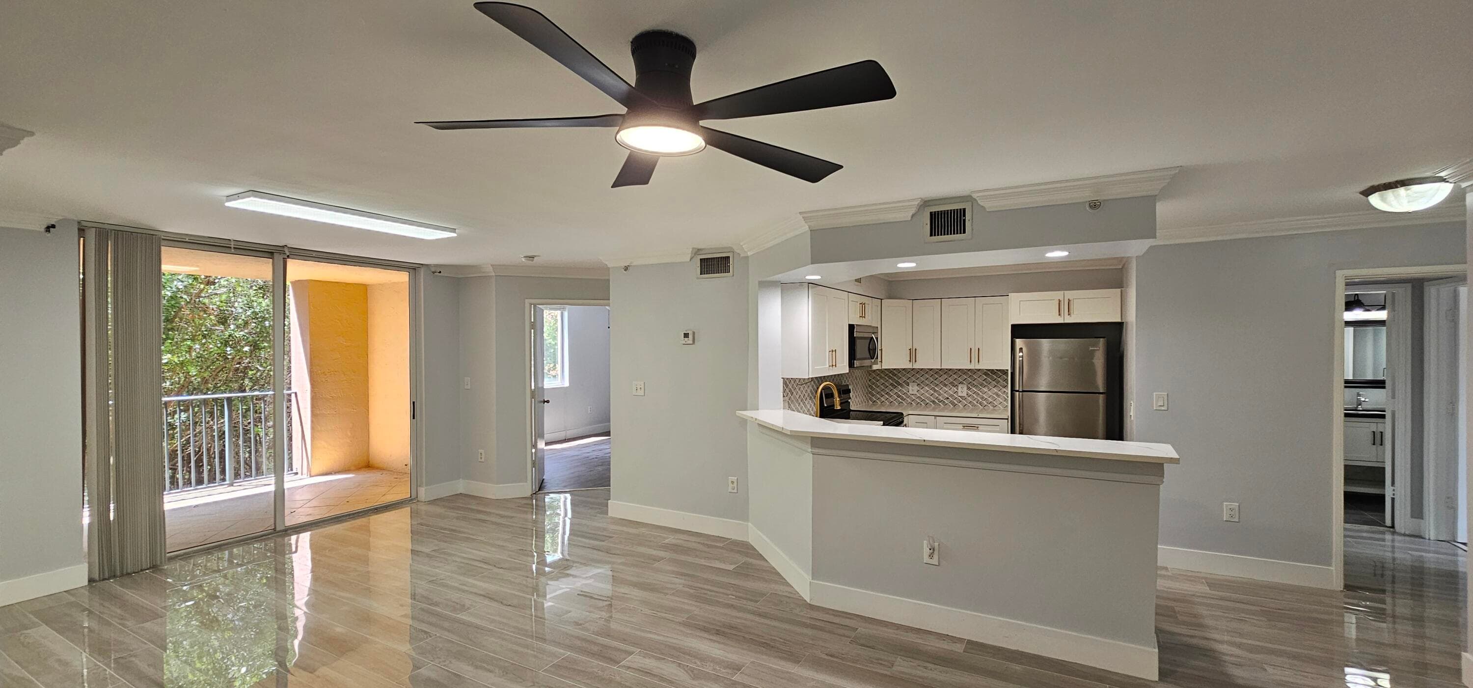 400 Scotia Drive 203, Hypoluxo, FL 33462 — photo 4 of 37