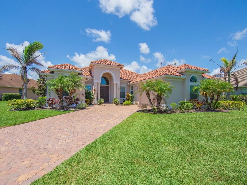 4405 65th Drive, Vero Beach, FL 32967 — photo 1 of 43