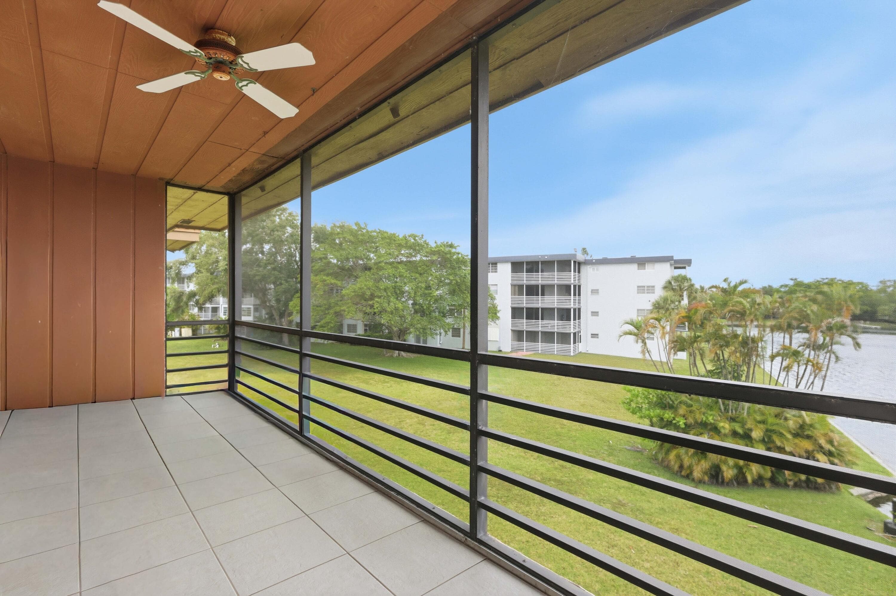 661 NE 195th Street 310, Miami, FL 33179 — photo 5 of 19