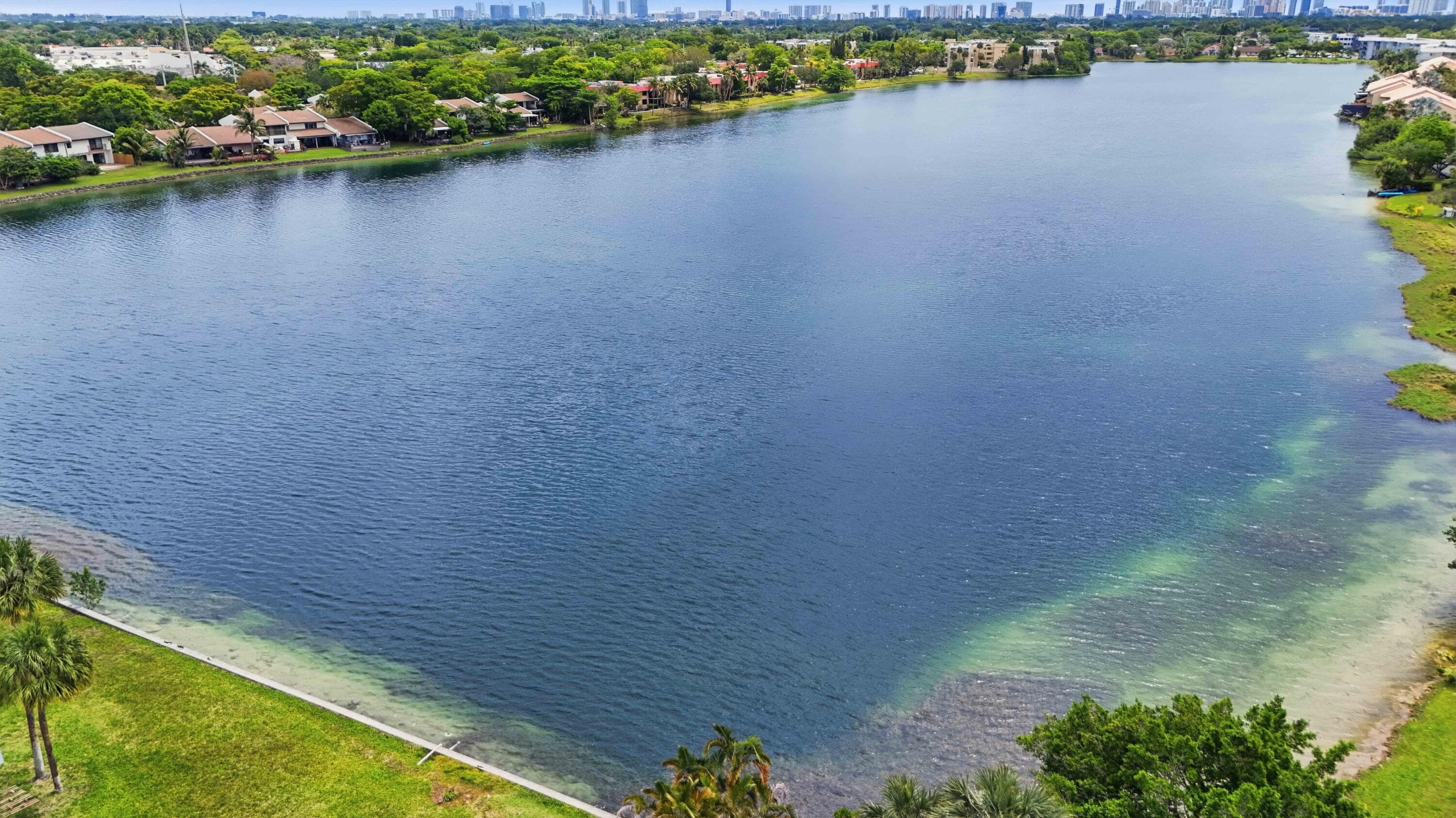 661 NE 195th Street 310, Miami, FL 33179 — photo 18 of 19
