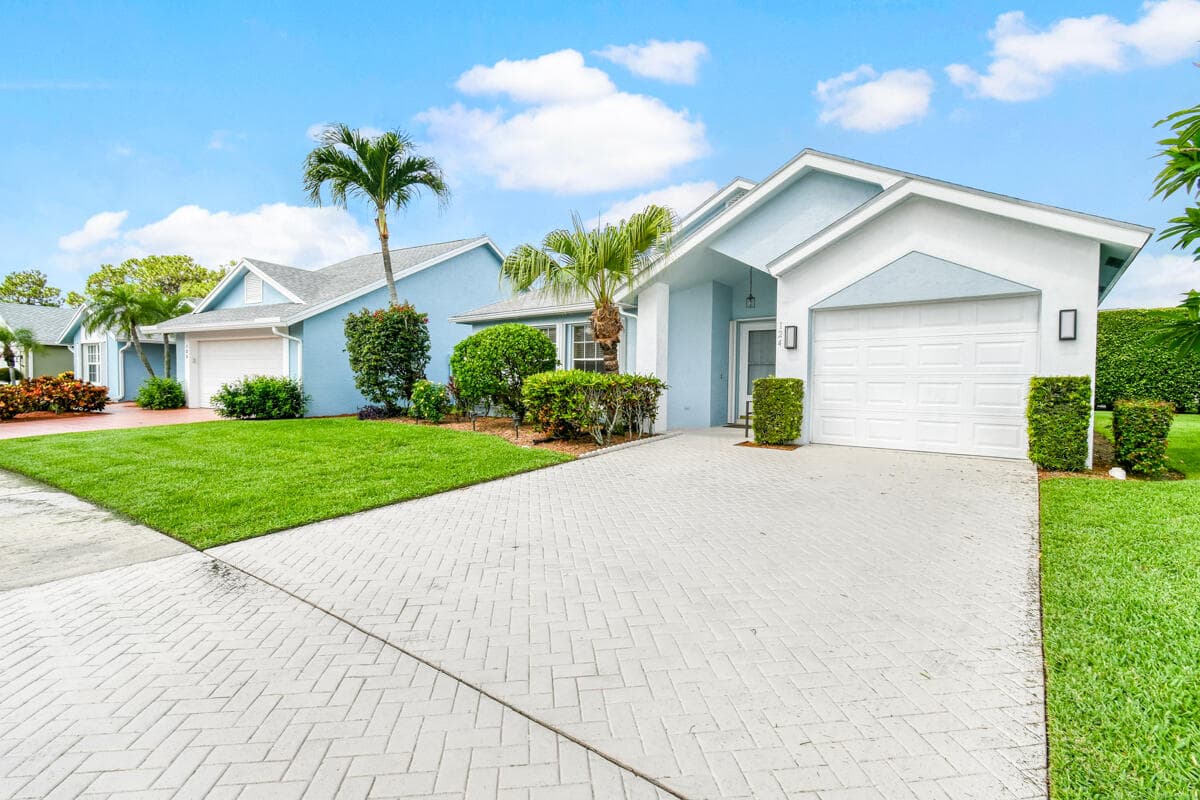 124 Adobe Circle, Jupiter, FL 33458 — photo 2 of 51