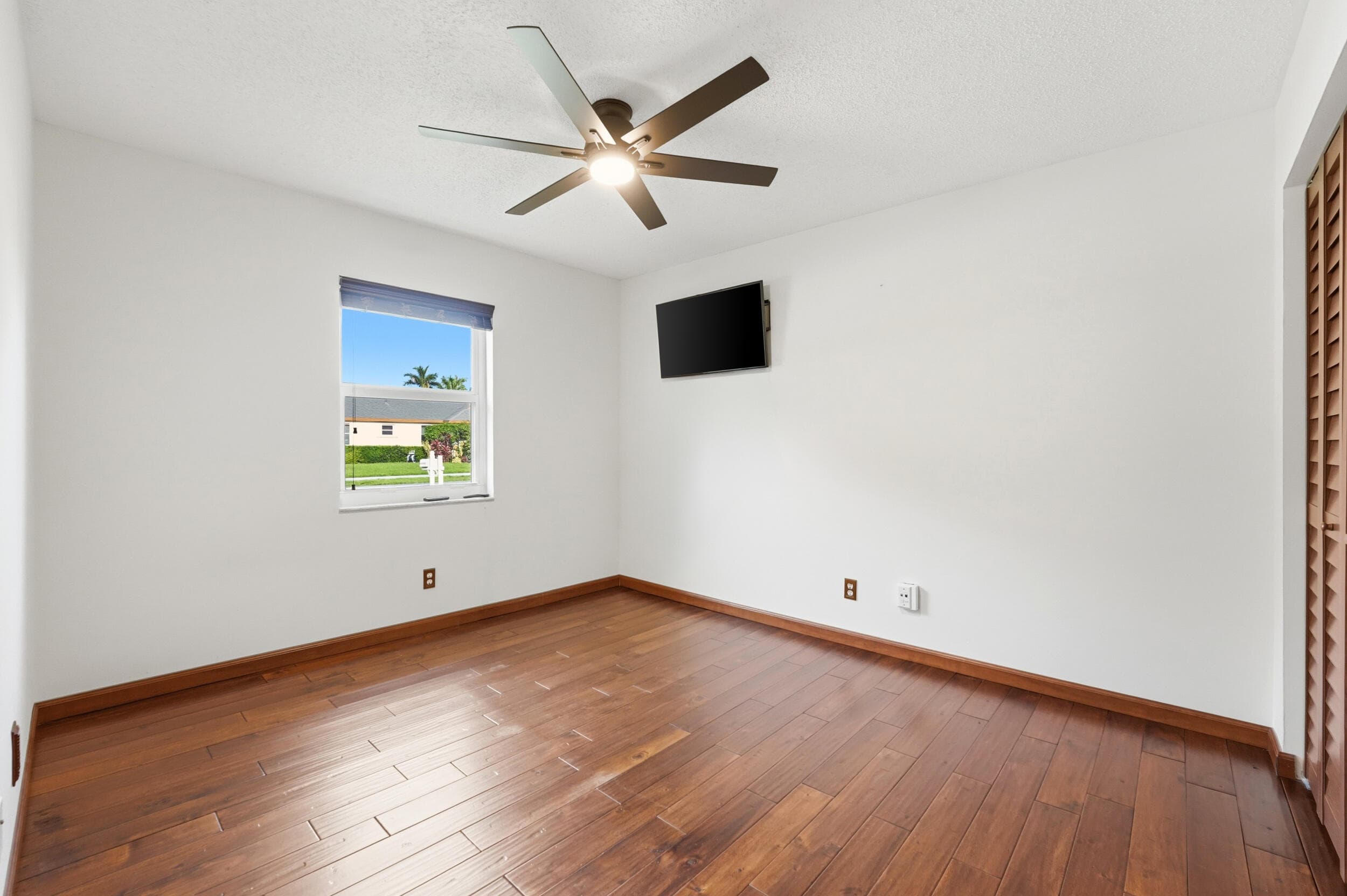 5787 SW 57th Way, Davie, FL 33314 — photo 5 of 40