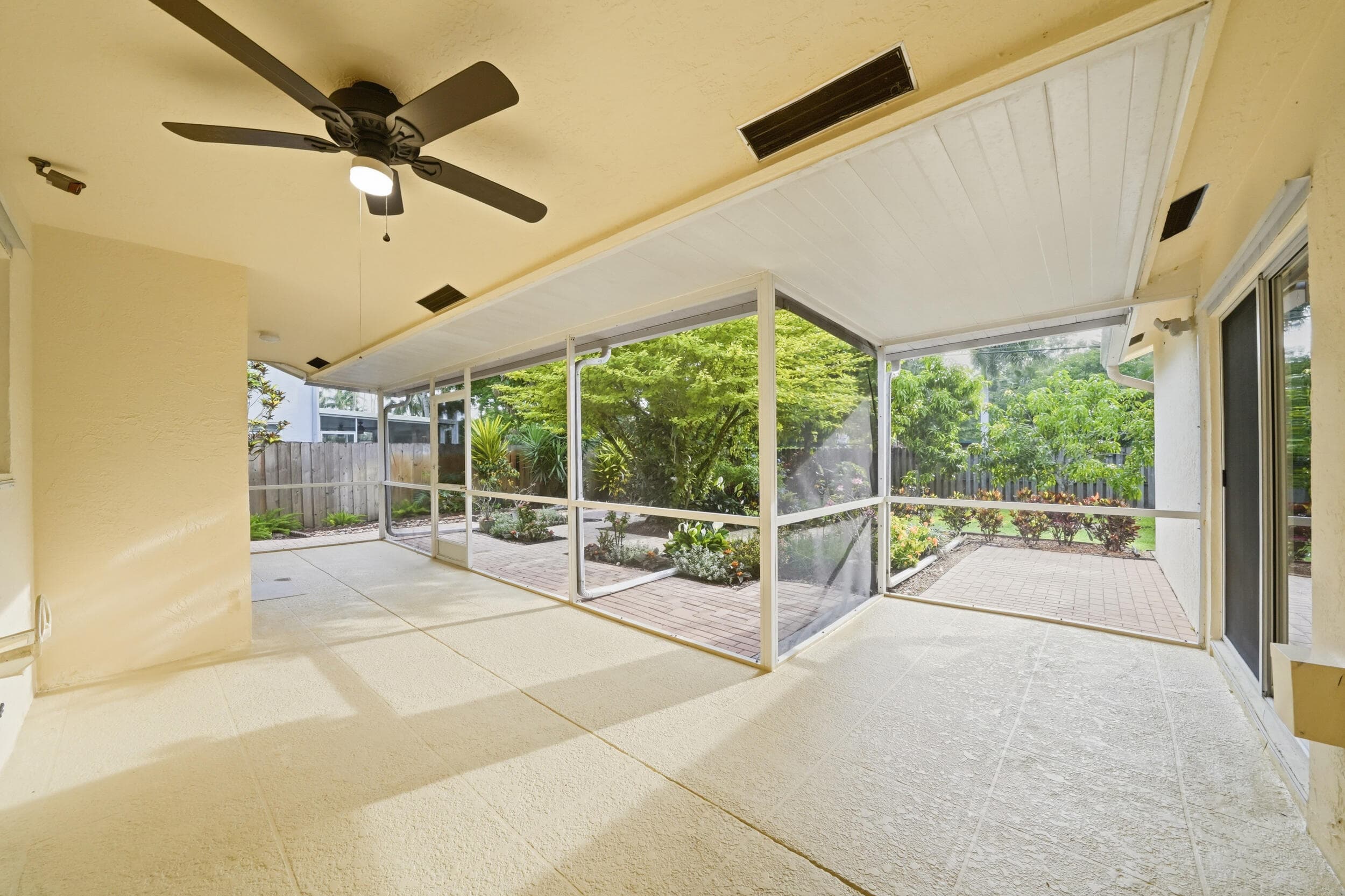 5787 SW 57th Way, Davie, FL 33314 — photo 2 of 40