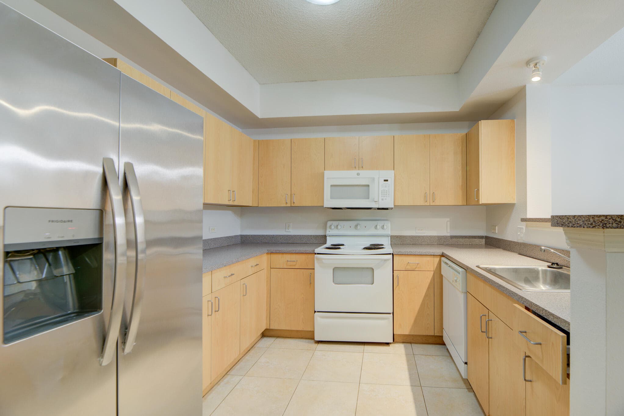 533 NE 3rd Avenue 131, Fort Lauderdale, FL 33301 — photo 20 of 33