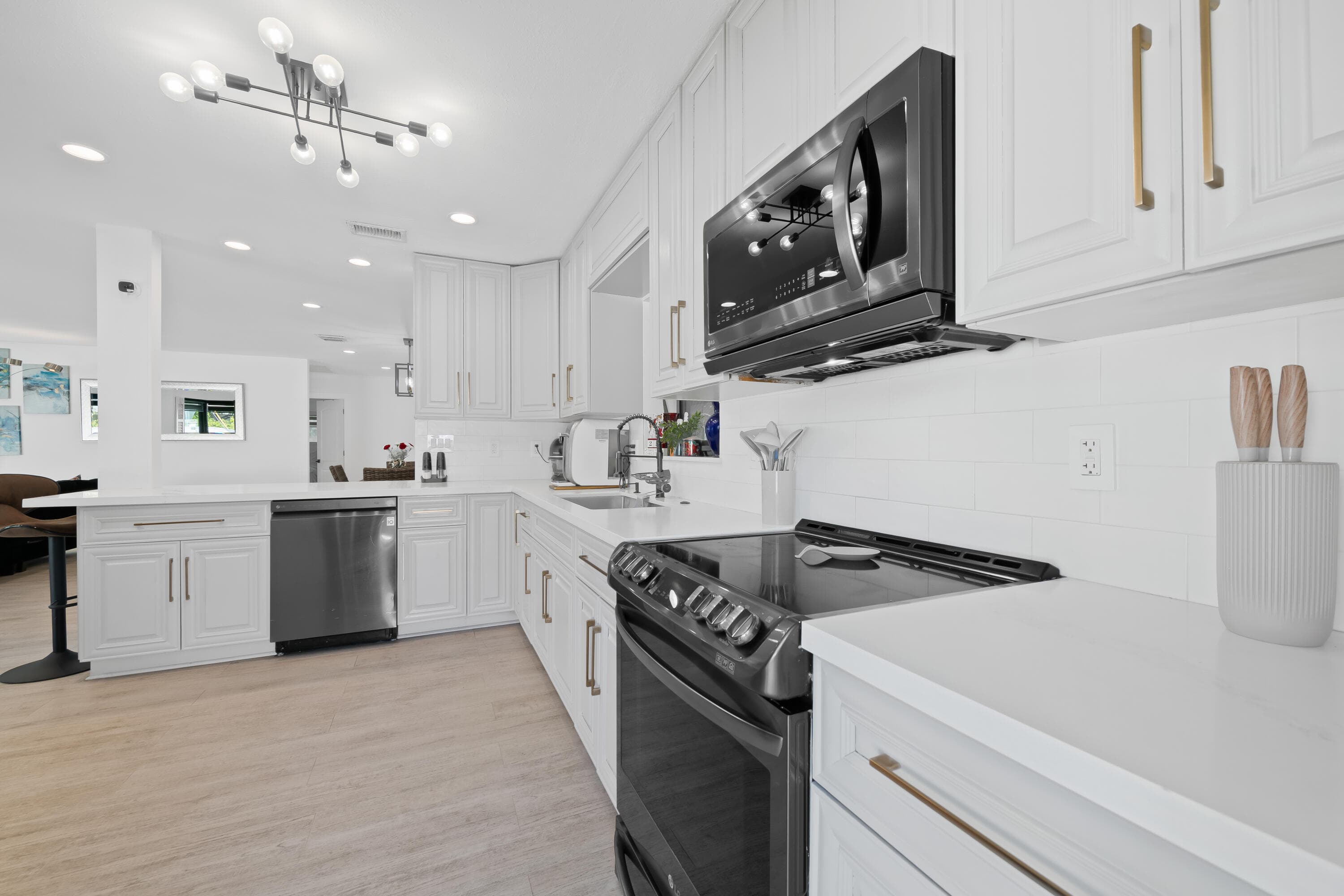 2601 NE 8th Court, Pompano Beach, FL 33062 — photo 18 of 29