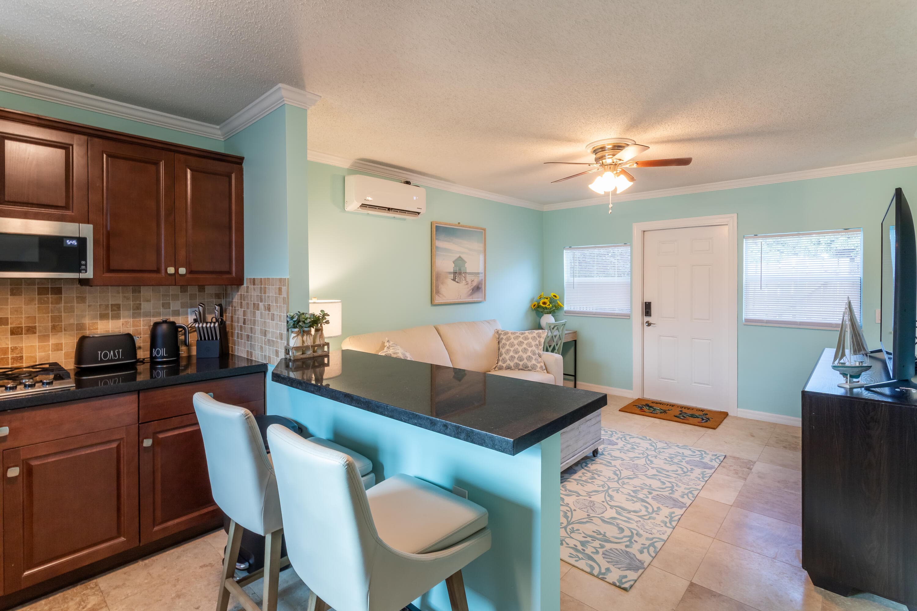 1724 37th Street, West Palm Beach, FL 33407 — photo 4 of 15
