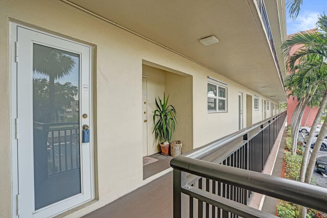 2350 NE 14th St Causeway 205, Pompano Beach, FL 33062 — photo 3 of 16