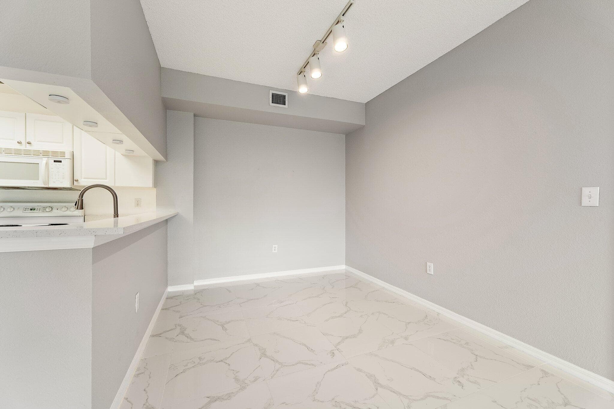 2917 Tuscany Court 302, Palm Beach Gardens, FL 33410 — photo 15 of 52