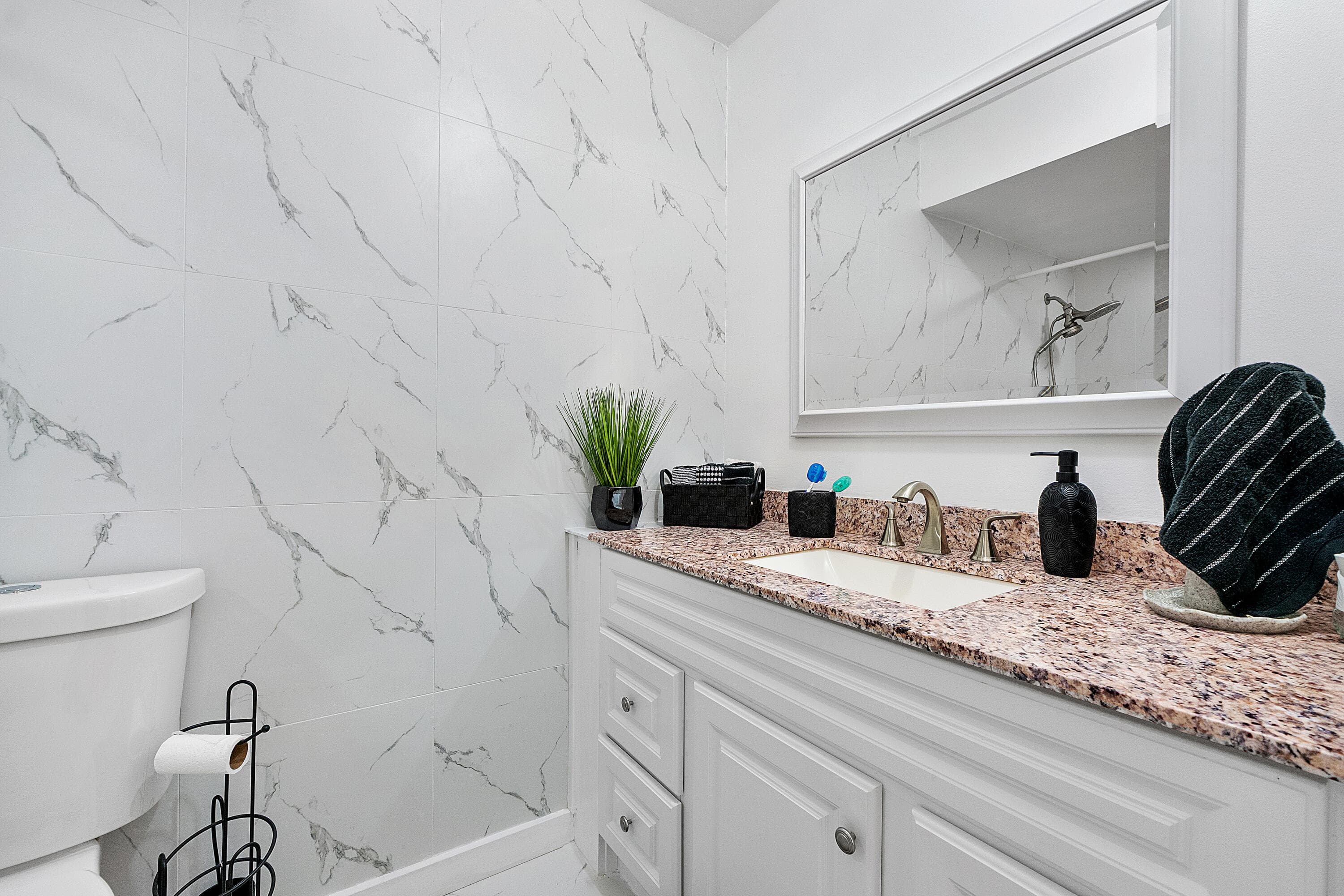 219 NE 14th Avenue 107, Hallandale Beach, FL 33009 — photo 8 of 18