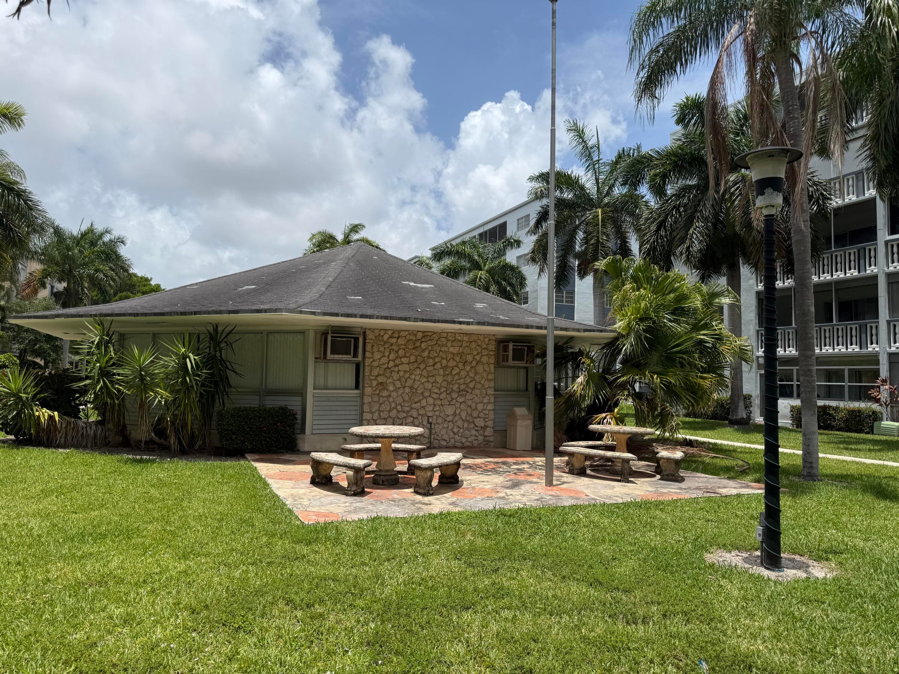 219 NE 14th Avenue 107, Hallandale Beach, FL 33009 — photo 17 of 18