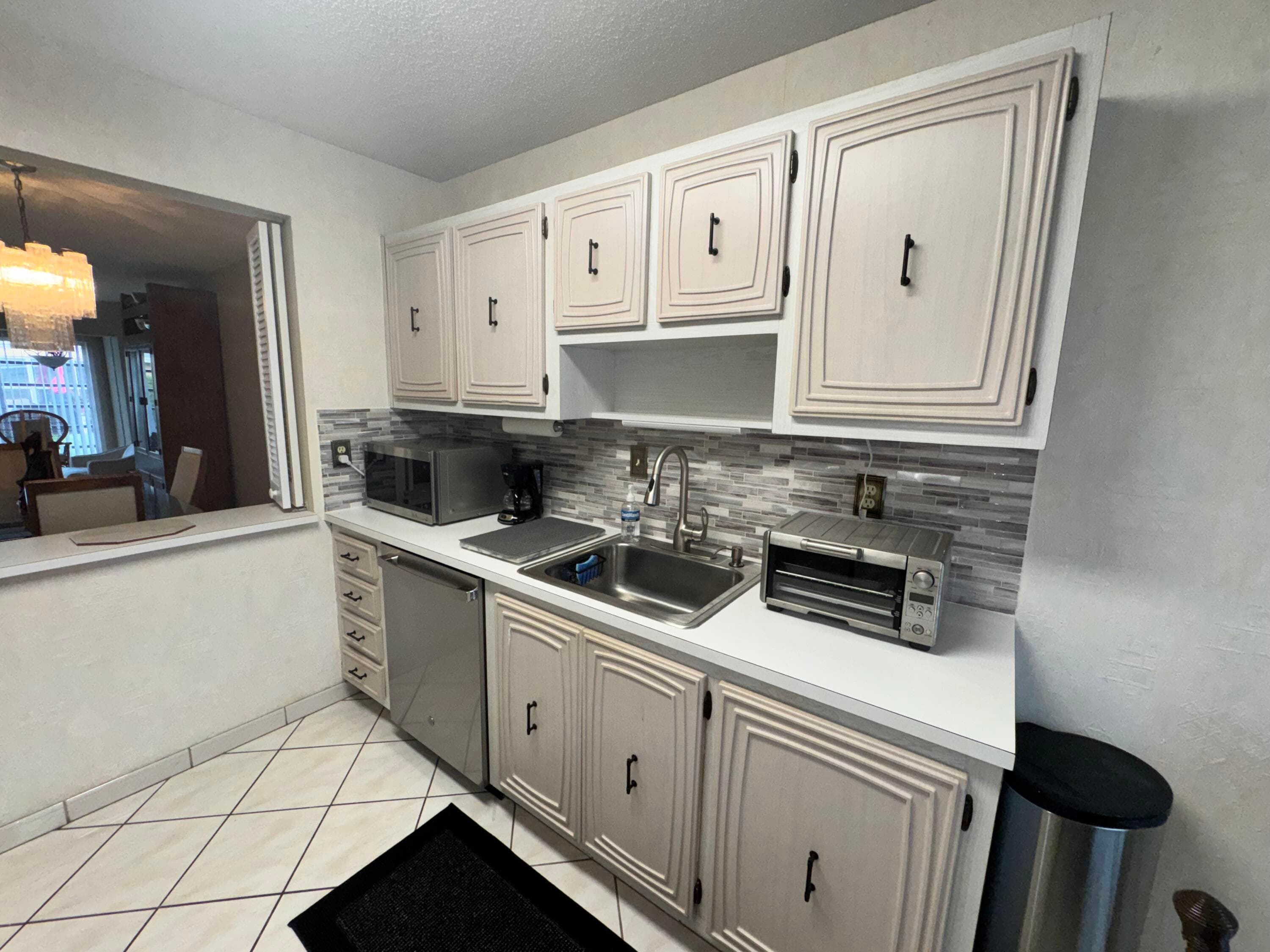 13731 Flora Place C, Delray Beach, FL 33484 — photo 4 of 31