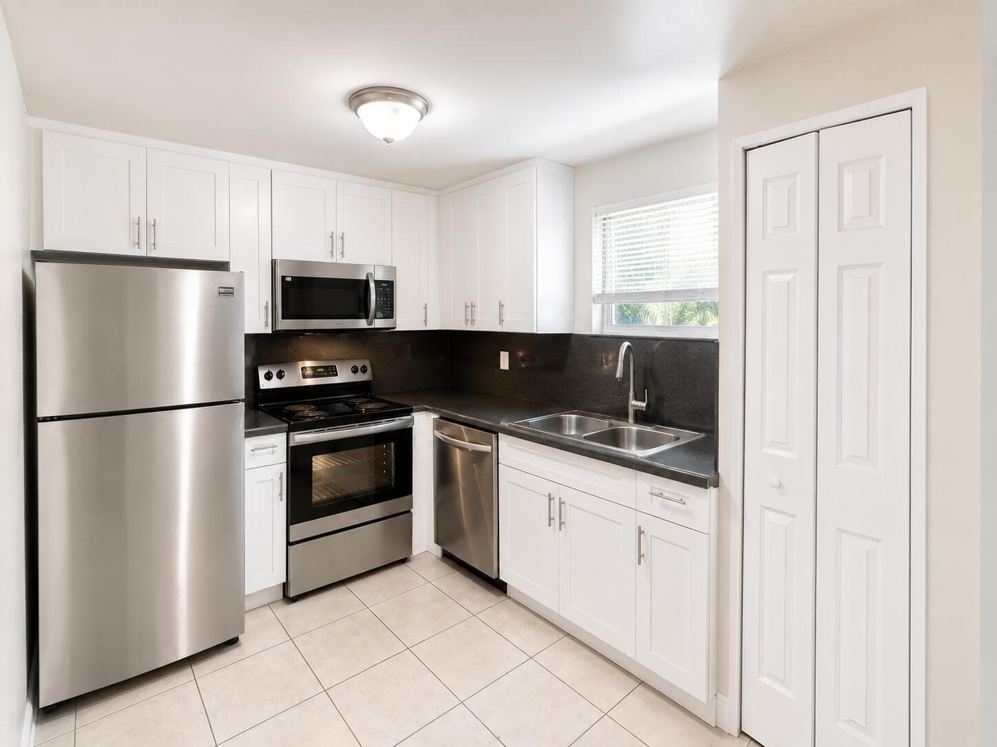 4205 N University Drive 106, Sunrise, FL 33351 — photo 11 of 37