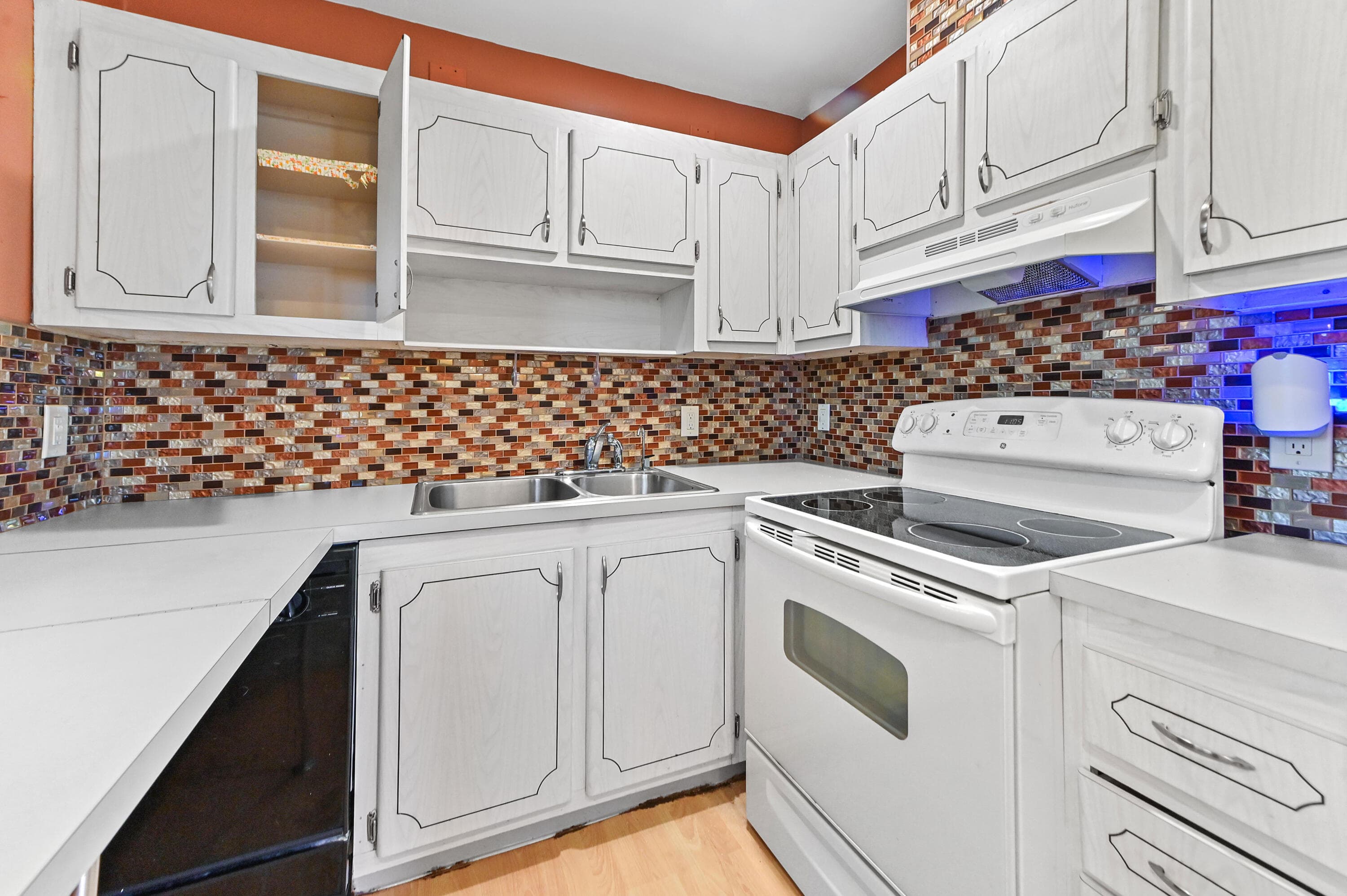 49 Seville C, Delray Beach, FL 33446 — photo 8 of 33