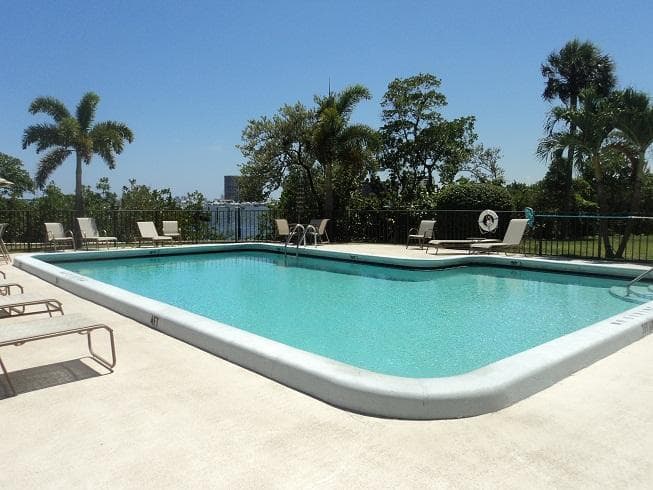 1660 Twelve Oaks Way 203, North Palm Beach, FL 33408 — photo 22 of 24