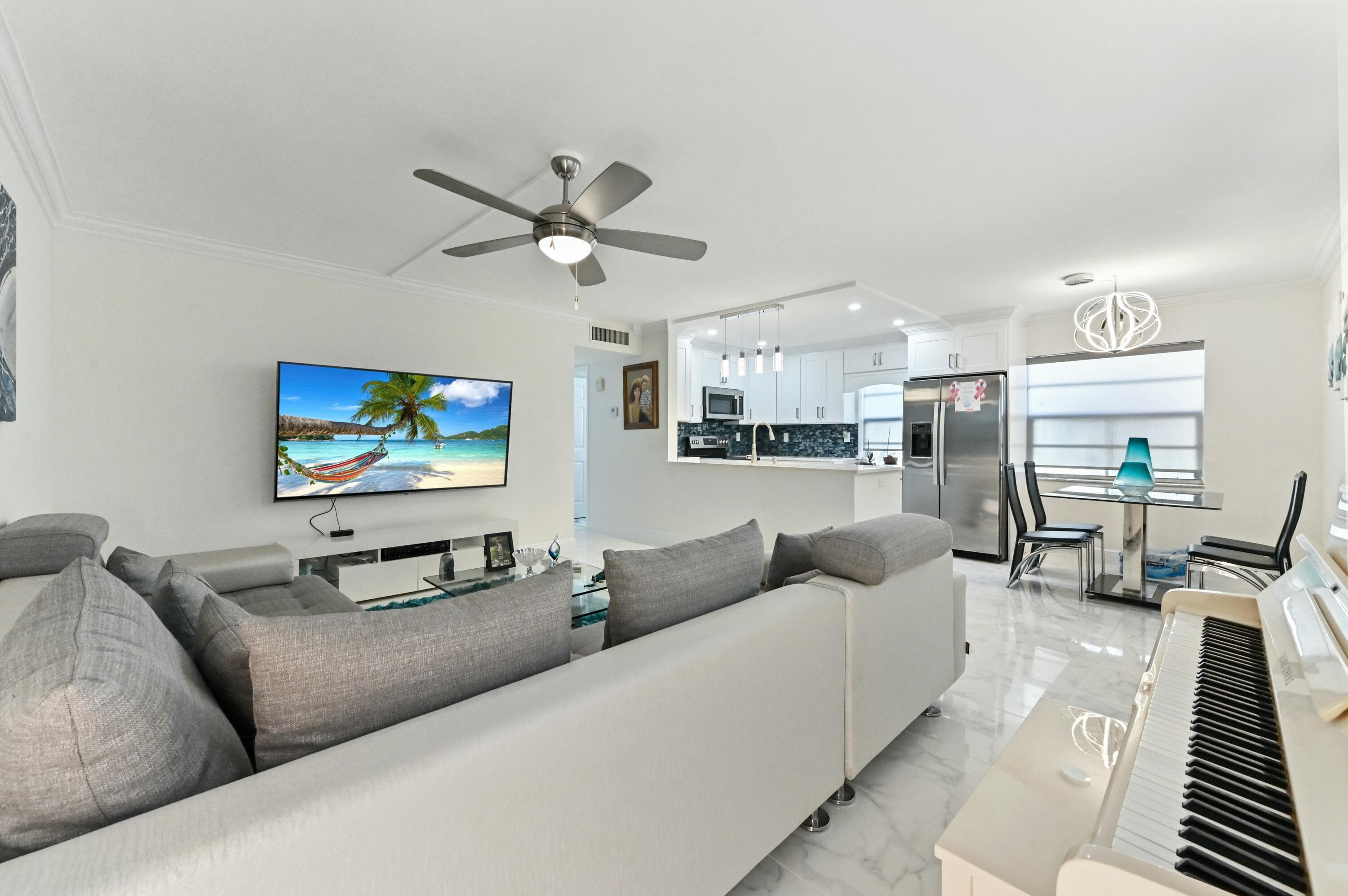 548 Burgundy L, Delray Beach, FL 33484 — photo 3 of 34