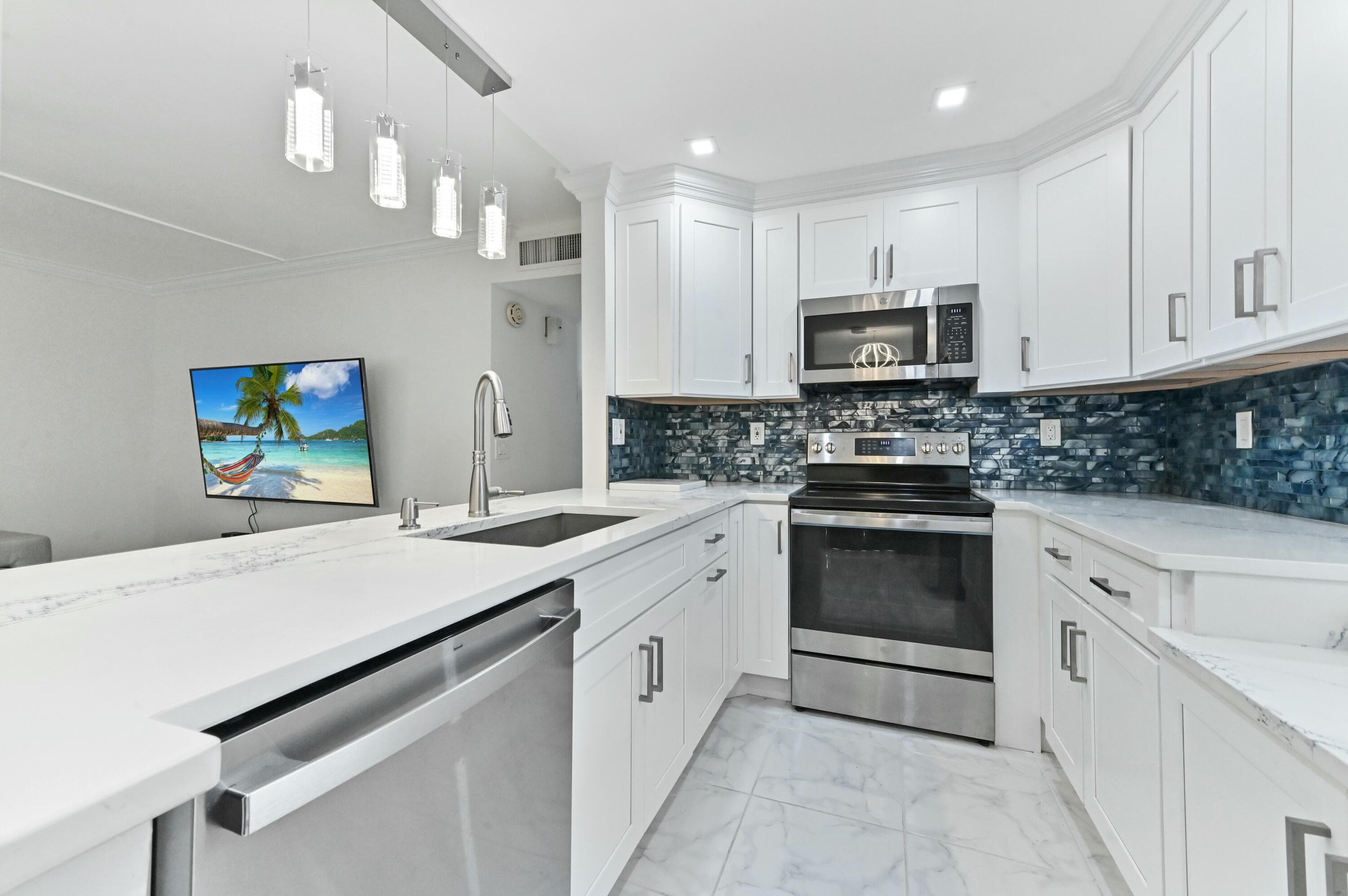 548 Burgundy L, Delray Beach, FL 33484 — photo 10 of 34