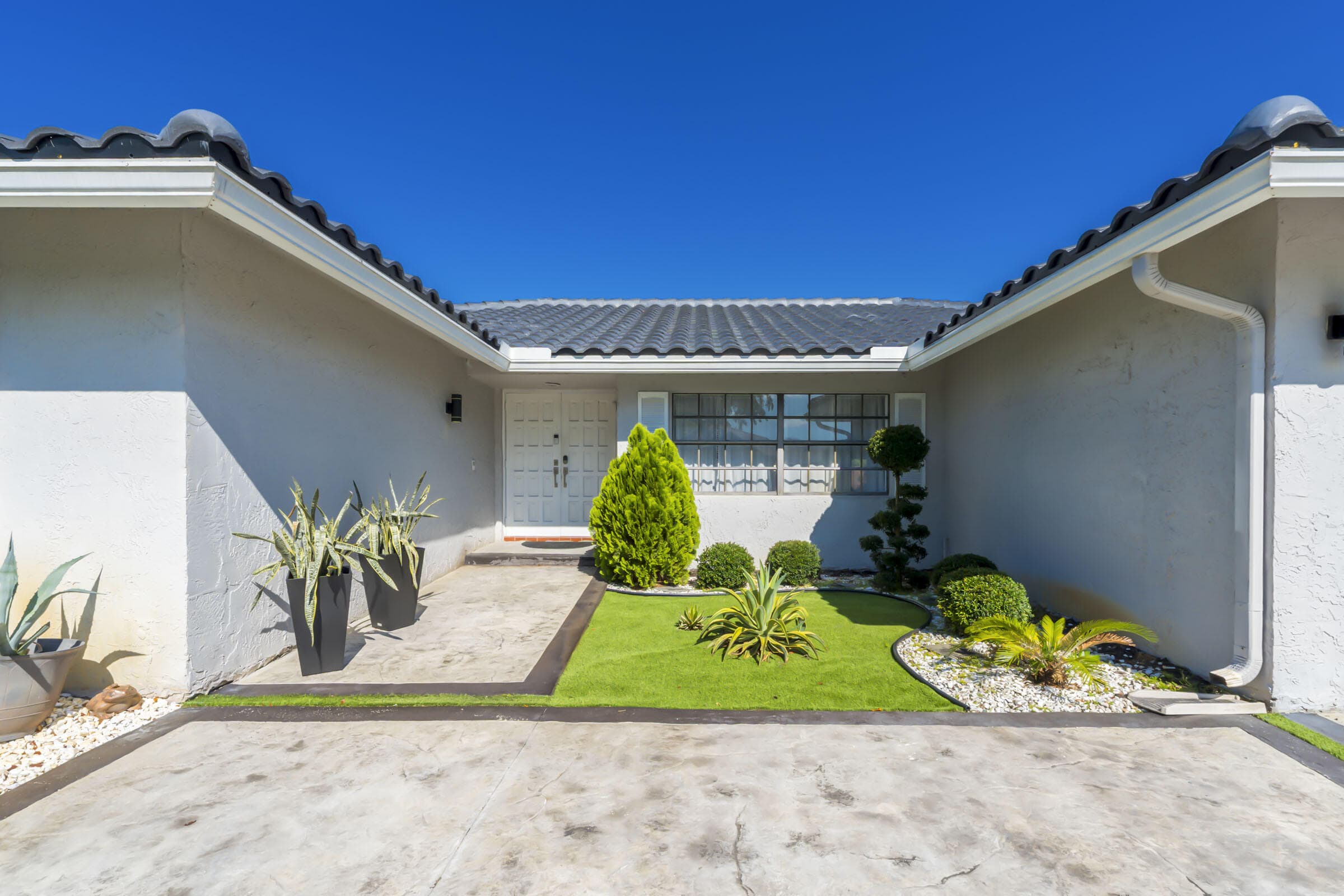 8555 SW 1st Place, Coral Springs, FL 33071 — photo 4 of 34