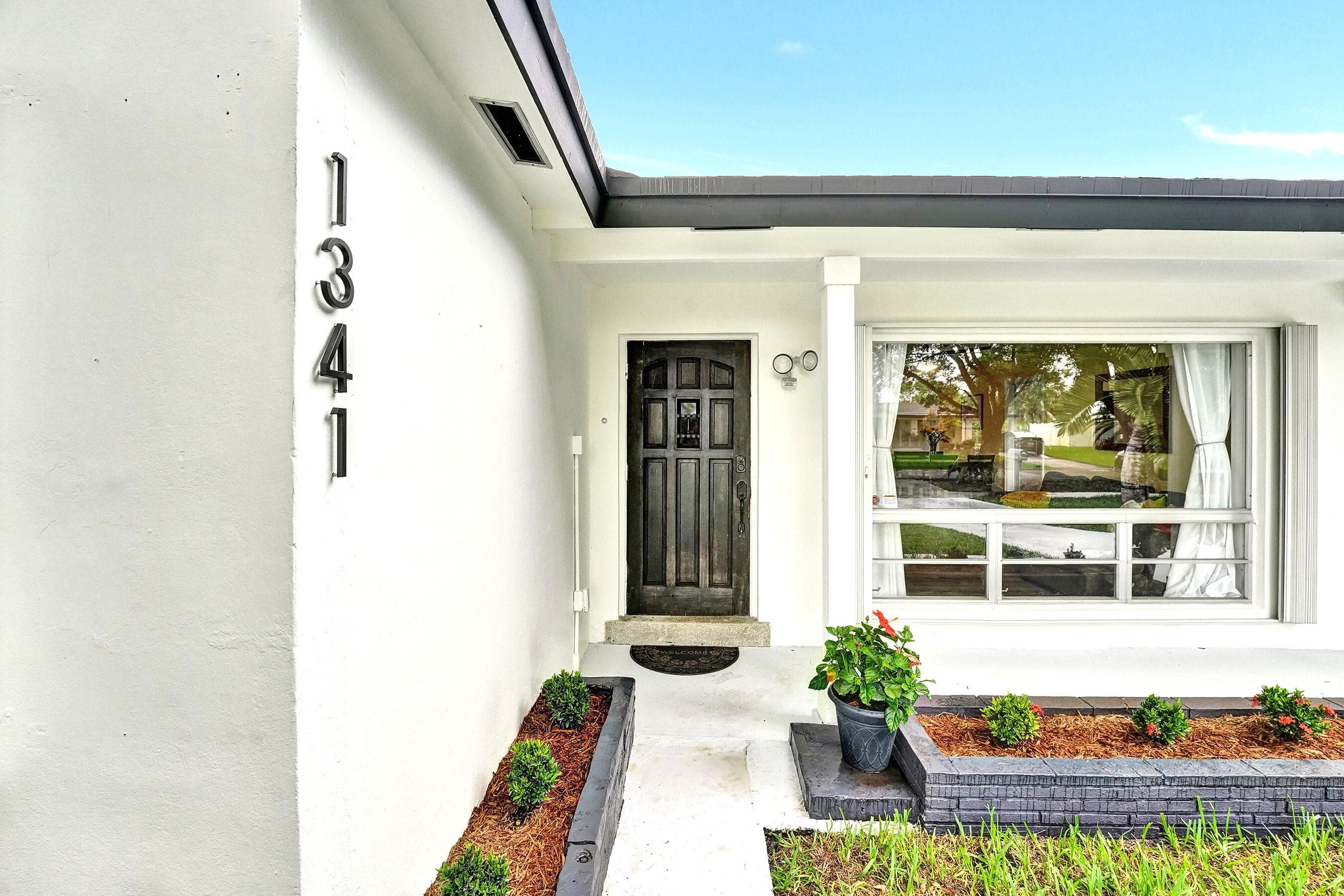 1341 N 30th Road, Hollywood, FL 33021 — photo 4 of 65