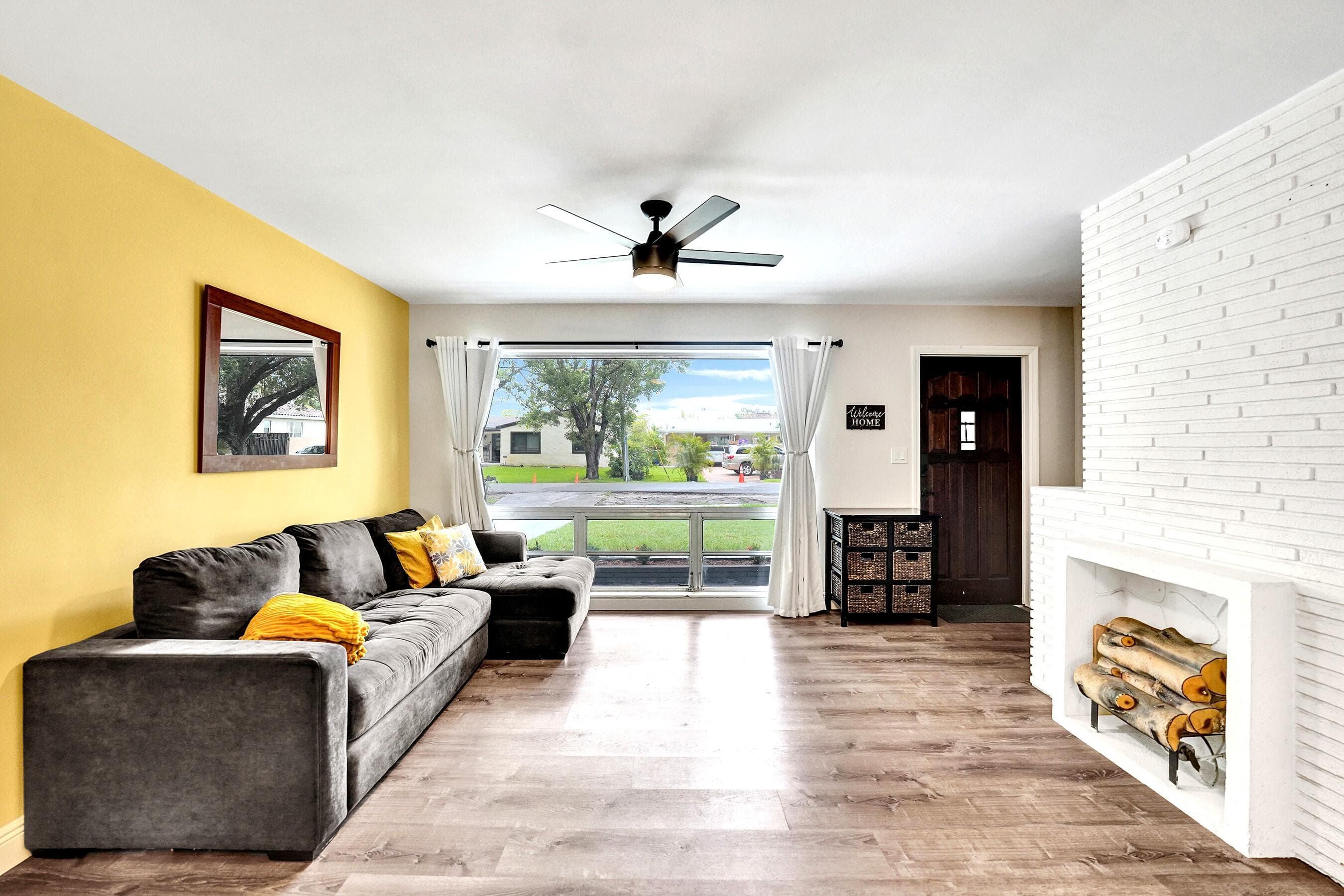 1341 N 30th Road, Hollywood, FL 33021 — photo 8 of 65