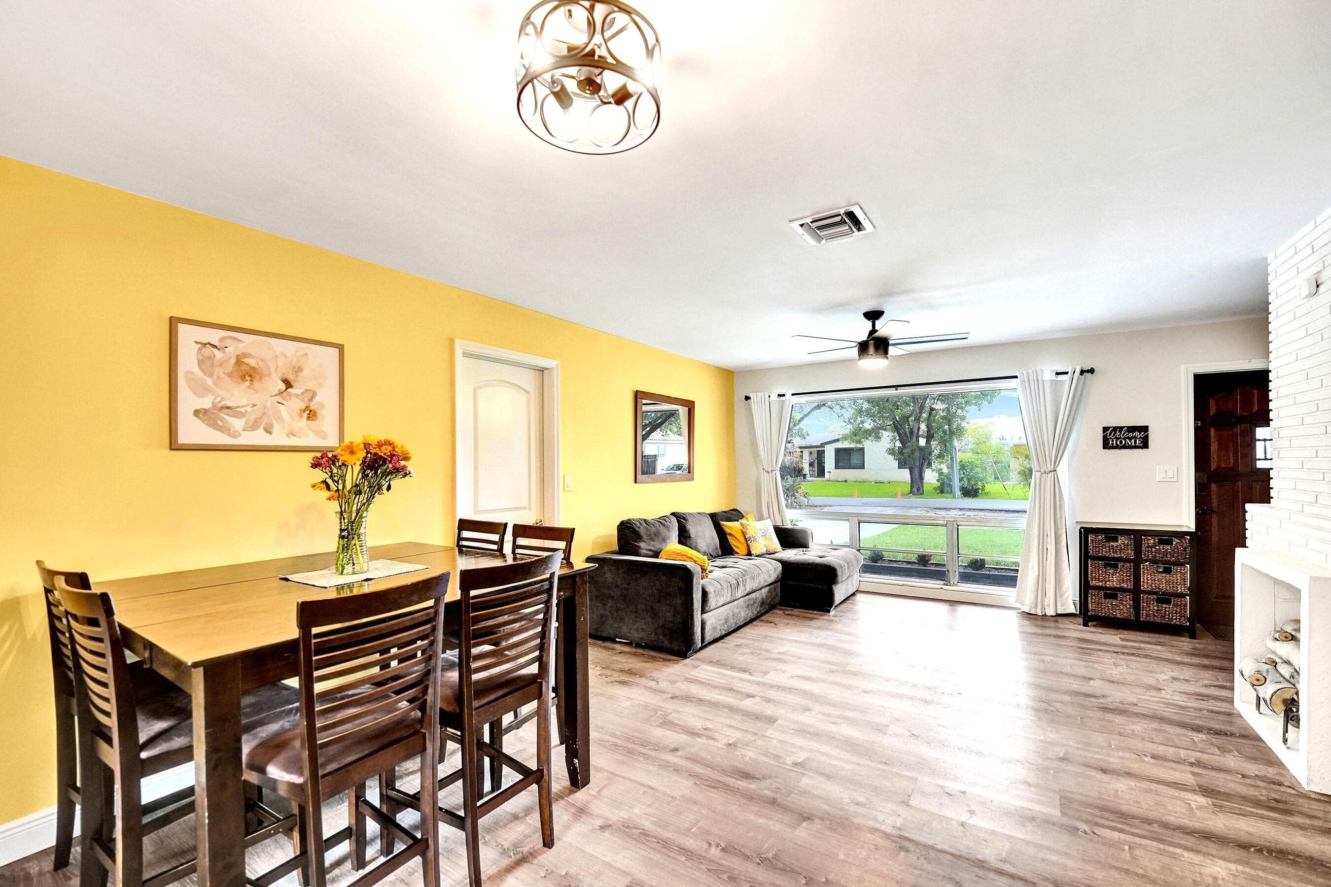 1341 N 30th Road, Hollywood, FL 33021 — photo 12 of 65