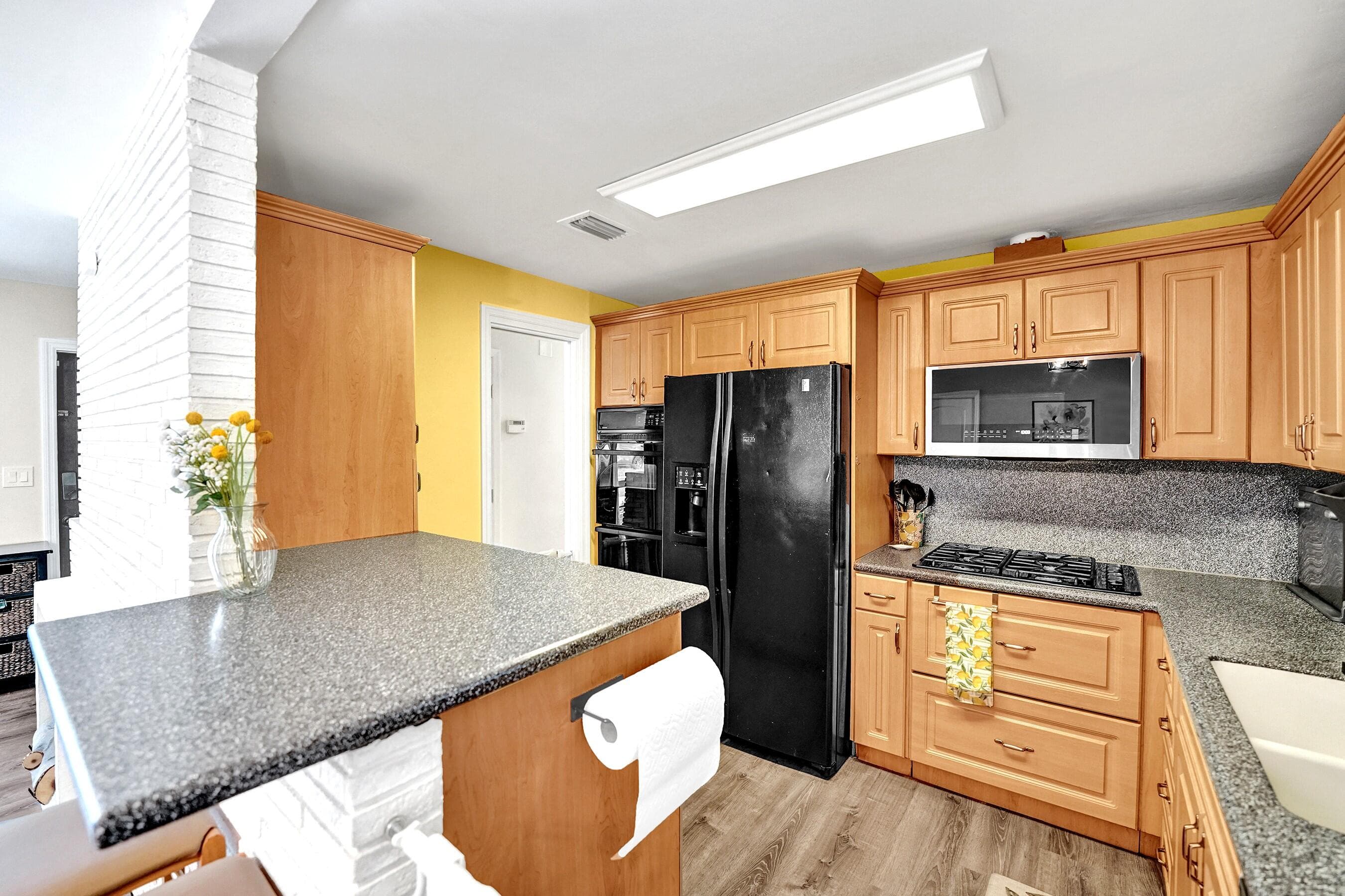 1341 N 30th Road, Hollywood, FL 33021 — photo 20 of 65