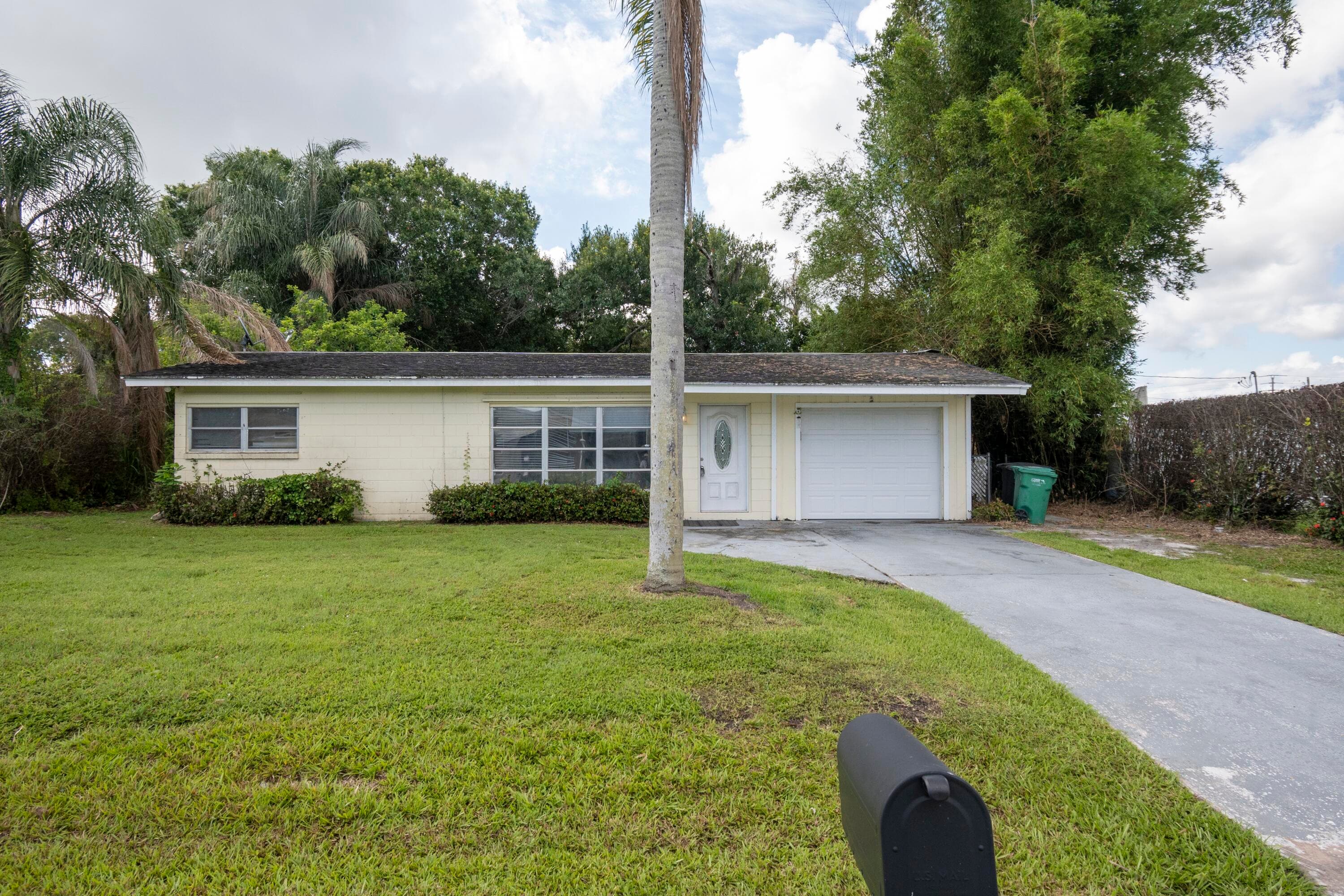 770 Lomas Street, Port St. Lucie, FL 34952 — photo 2 of 32