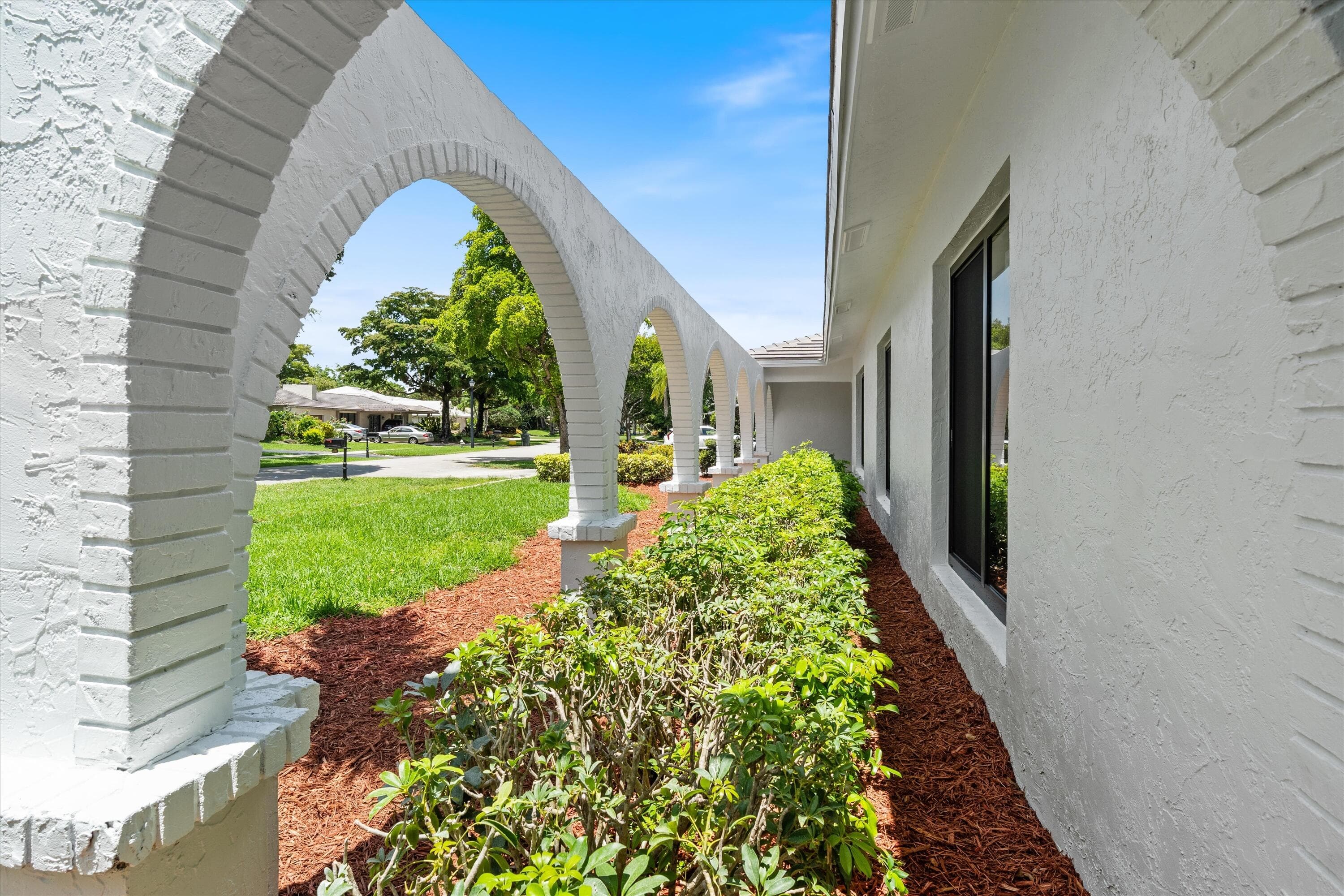 6749 S Grande Drive, Boca Raton, FL 33433 — photo 5 of 111
