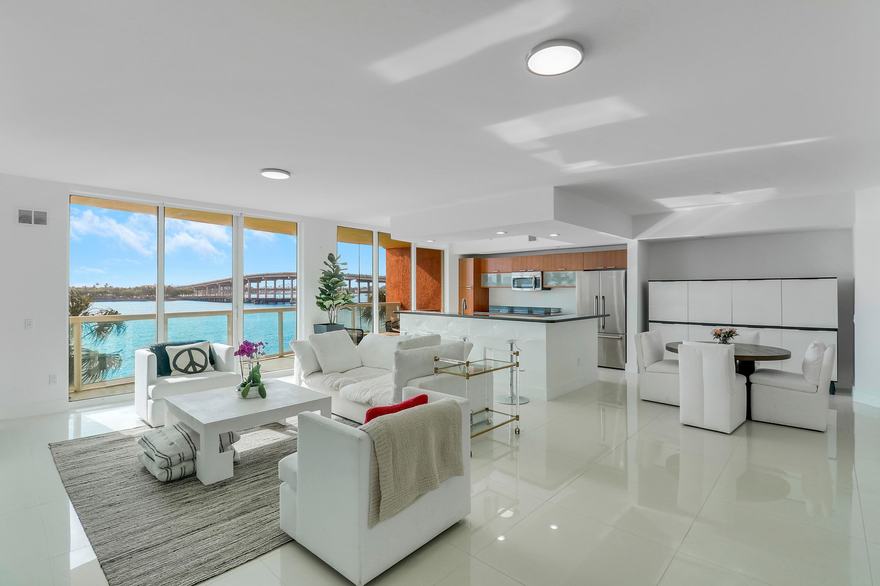 2640 Lake Shore Drive 307, Riviera Beach, FL 33404 — photo