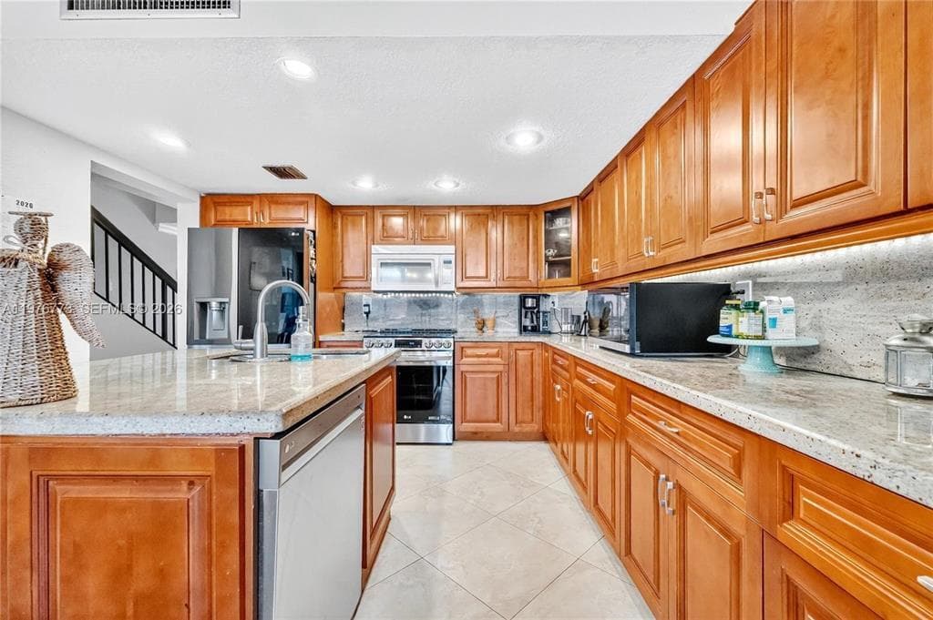 1490 Laguna Lane, Pembroke Pines, FL 33026 — photo 5 of 21