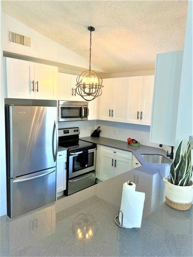 2812 Stoneway Lane Unit B, Fort Pierce, FL 34982 — photo 8 of 17