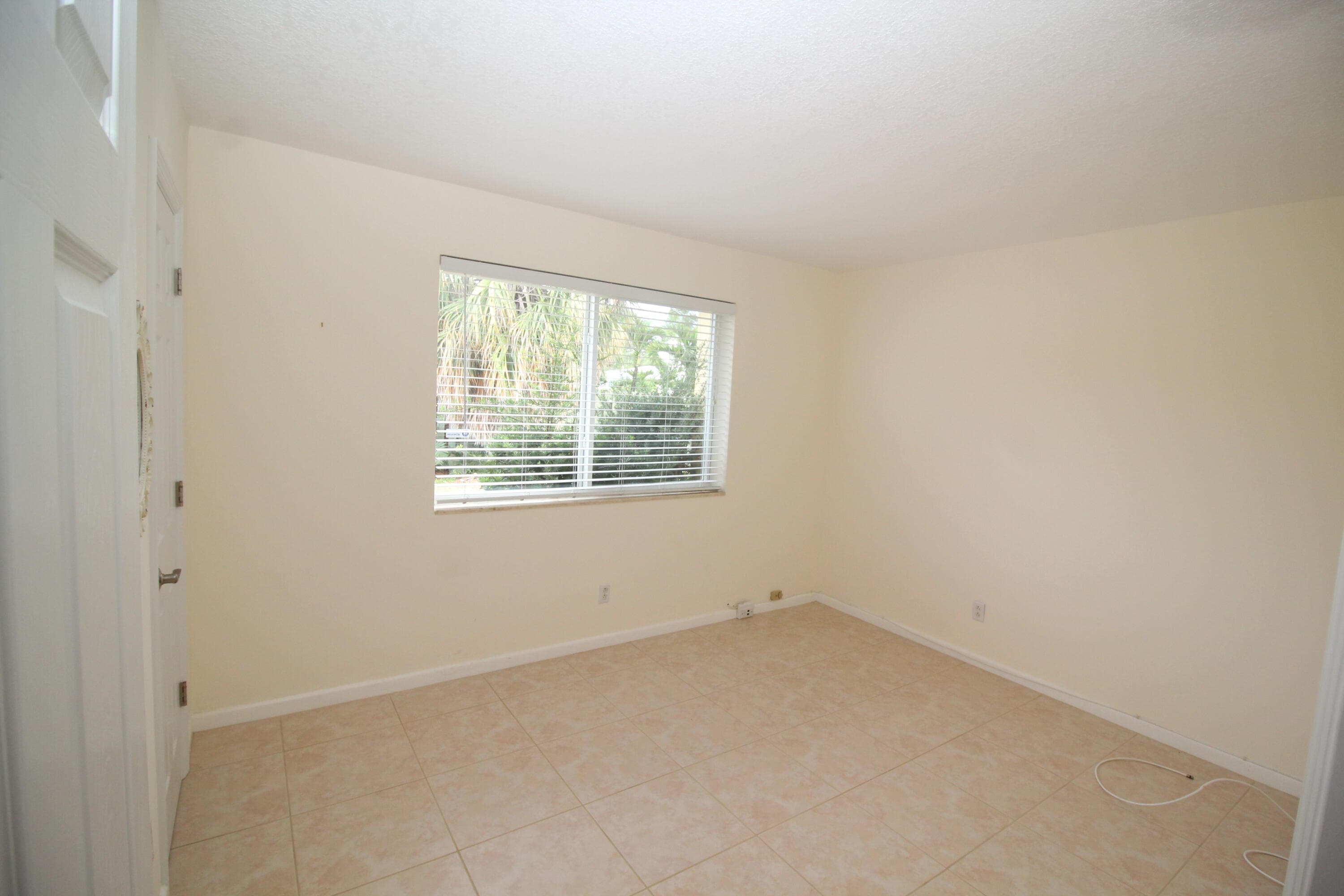 4454 W Tradewinds Avenue W, Lauderdale-By-The-Sea, FL 33308 — photo 22 of 33