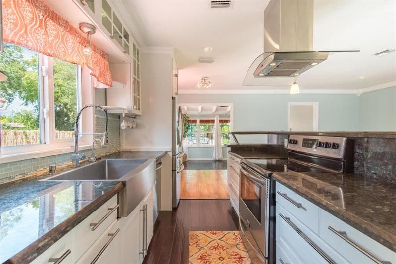 415 NE 8th Avenue, Fort Lauderdale, FL 33301 — photo 1 of 21