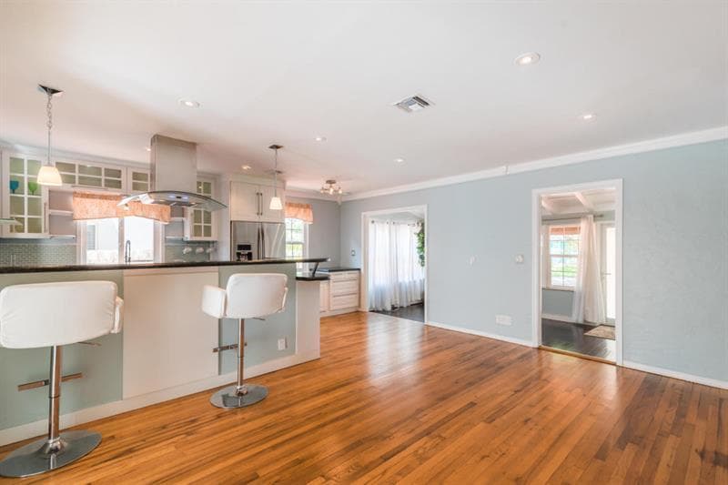 415 NE 8th Avenue, Fort Lauderdale, FL 33301 — photo 4 of 21