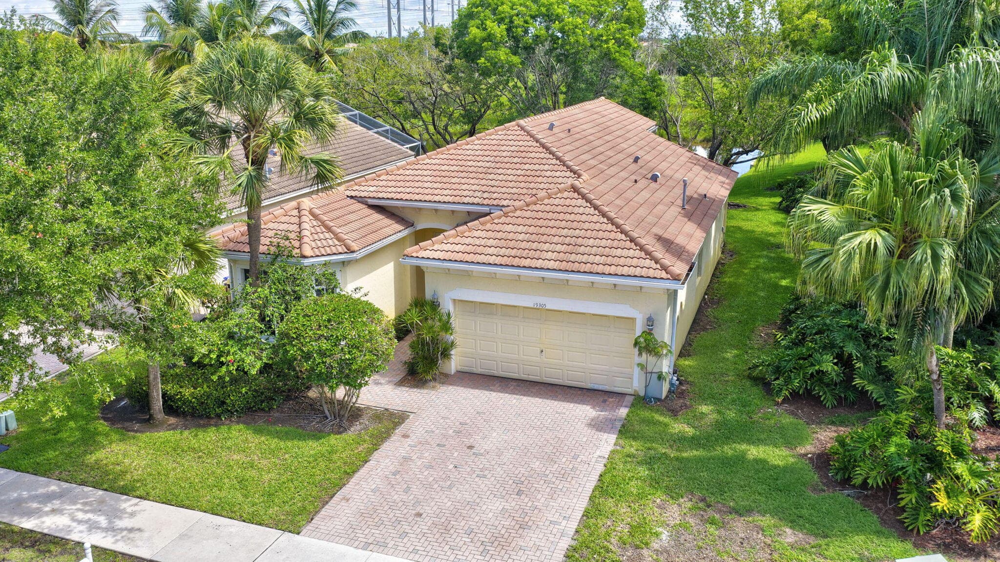 19305 SW 66th Street, Pembroke Pines, FL 33332 — photo 2 of 43