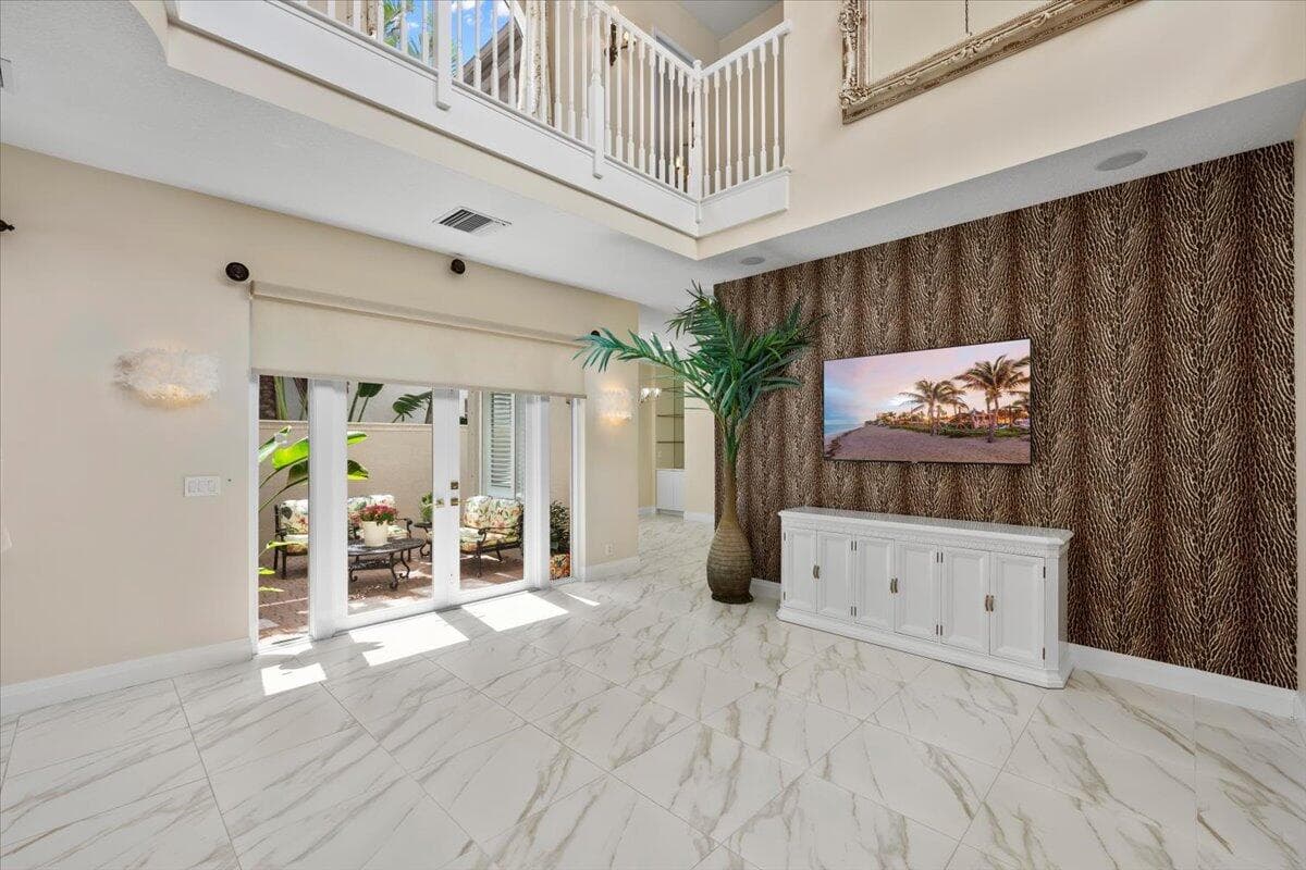 208 Glacier Street, Palm Beach Gardens, FL 33410 — photo 10 of 84