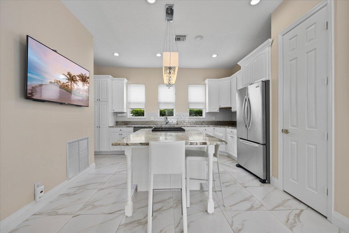 208 Glacier Street, Palm Beach Gardens, FL 33410 — photo 18 of 84