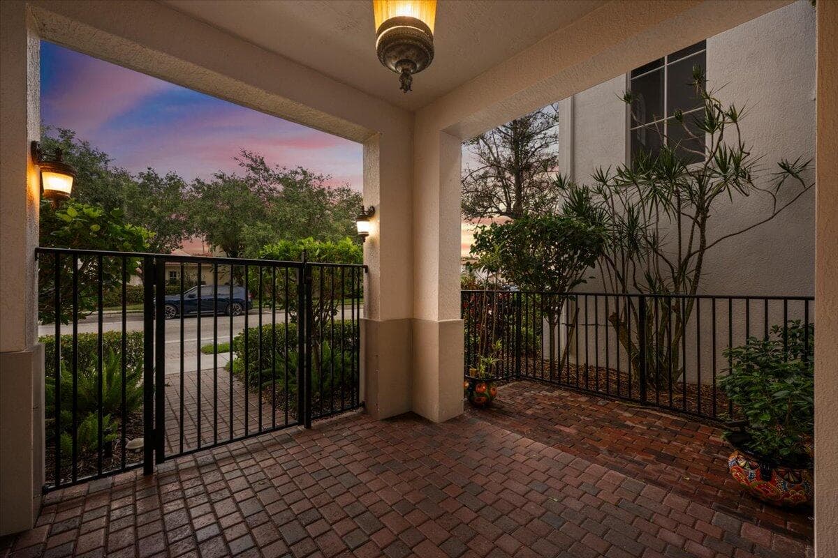 208 Glacier Street, Palm Beach Gardens, FL 33410 — photo 3 of 84