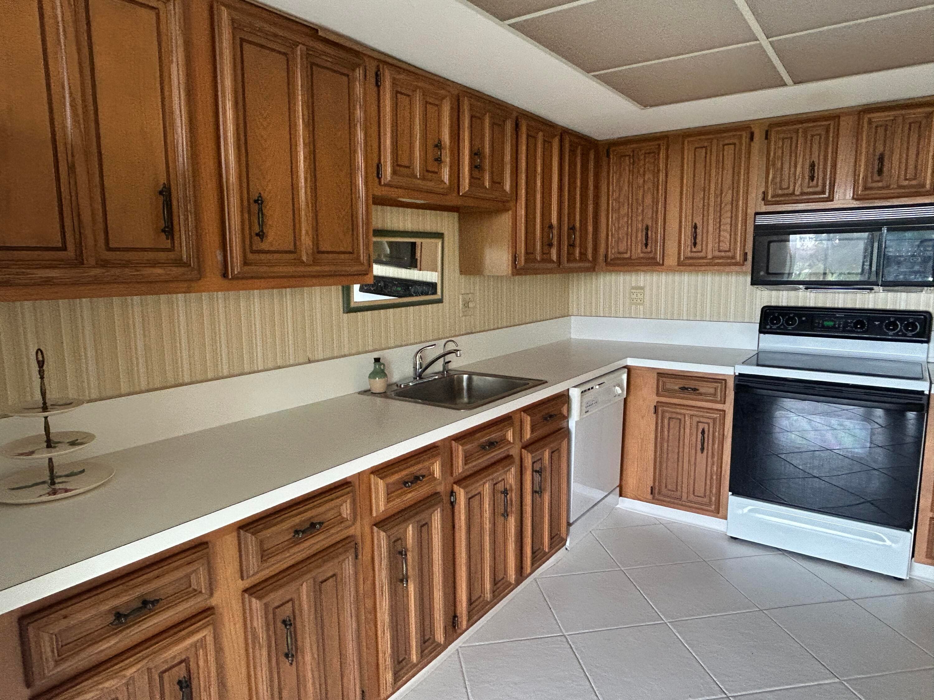 5390 NW Woodland Lakes Drive 4020, Palm Beach Gardens, FL 33418 — photo 11 of 18