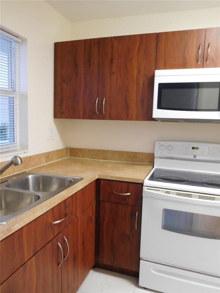 1425 Arthur Street 414b, Hollywood, FL 33020 — photo 21 of 50