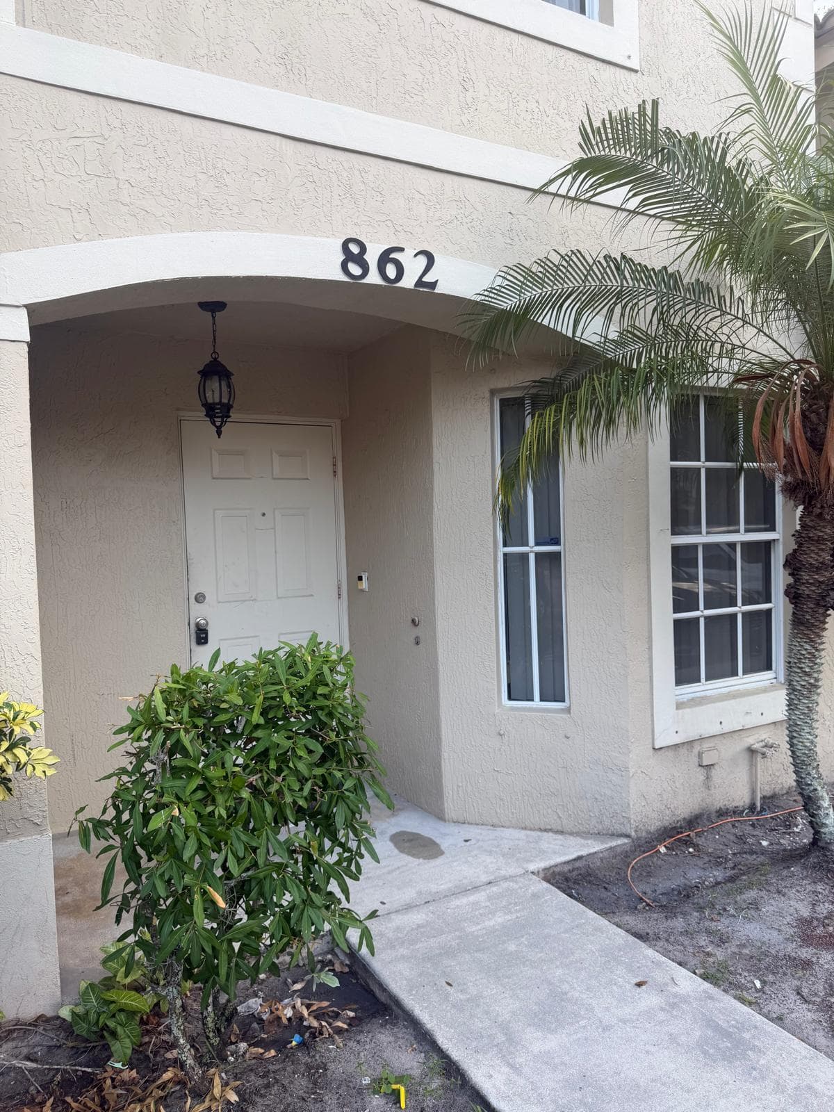 862 Summit Lake Drive, West Palm Beach, FL 33405 — photo 2 of 18