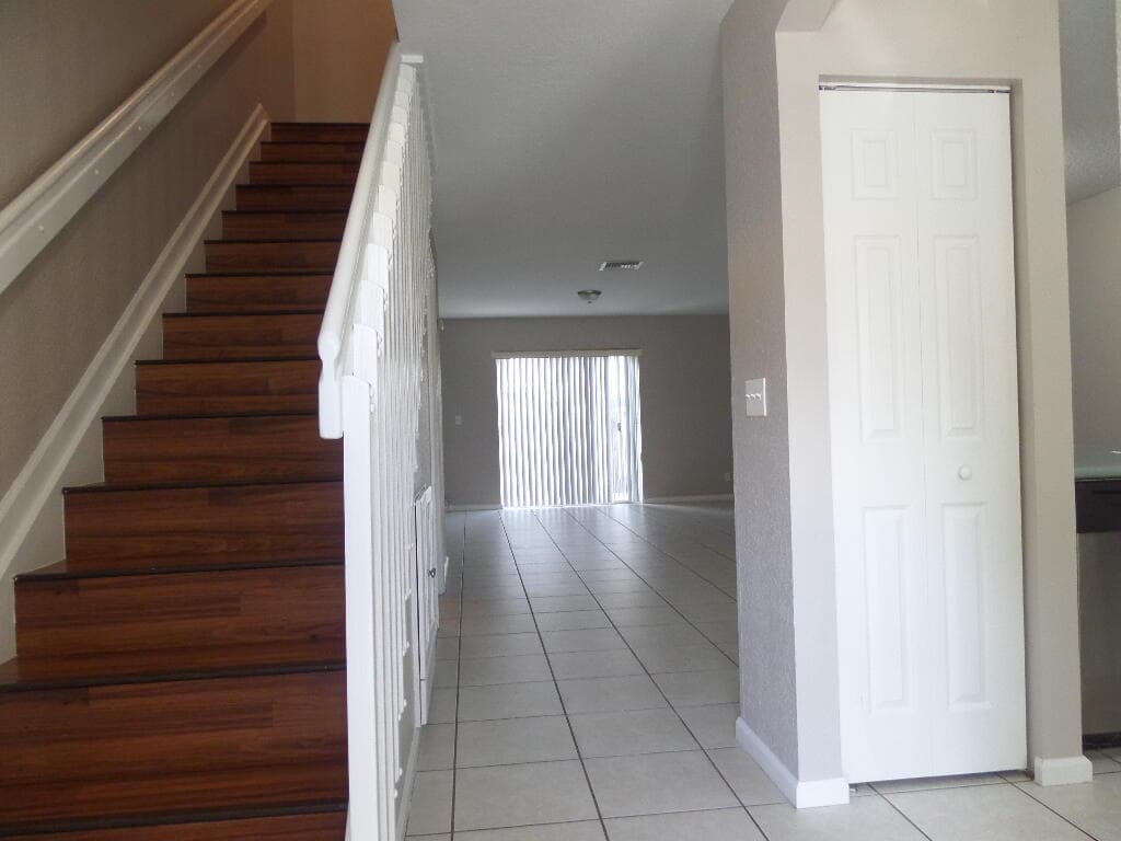 862 Summit Lake Drive, West Palm Beach, FL 33405 — photo 3 of 18