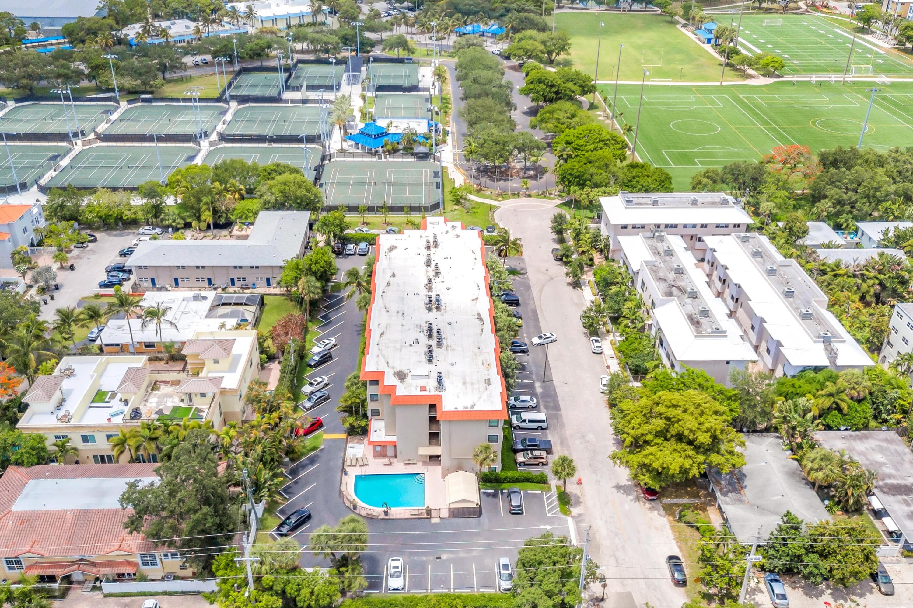 615 NE 12th Avenue 312, Fort Lauderdale, FL 33304 — photo 24 of 34