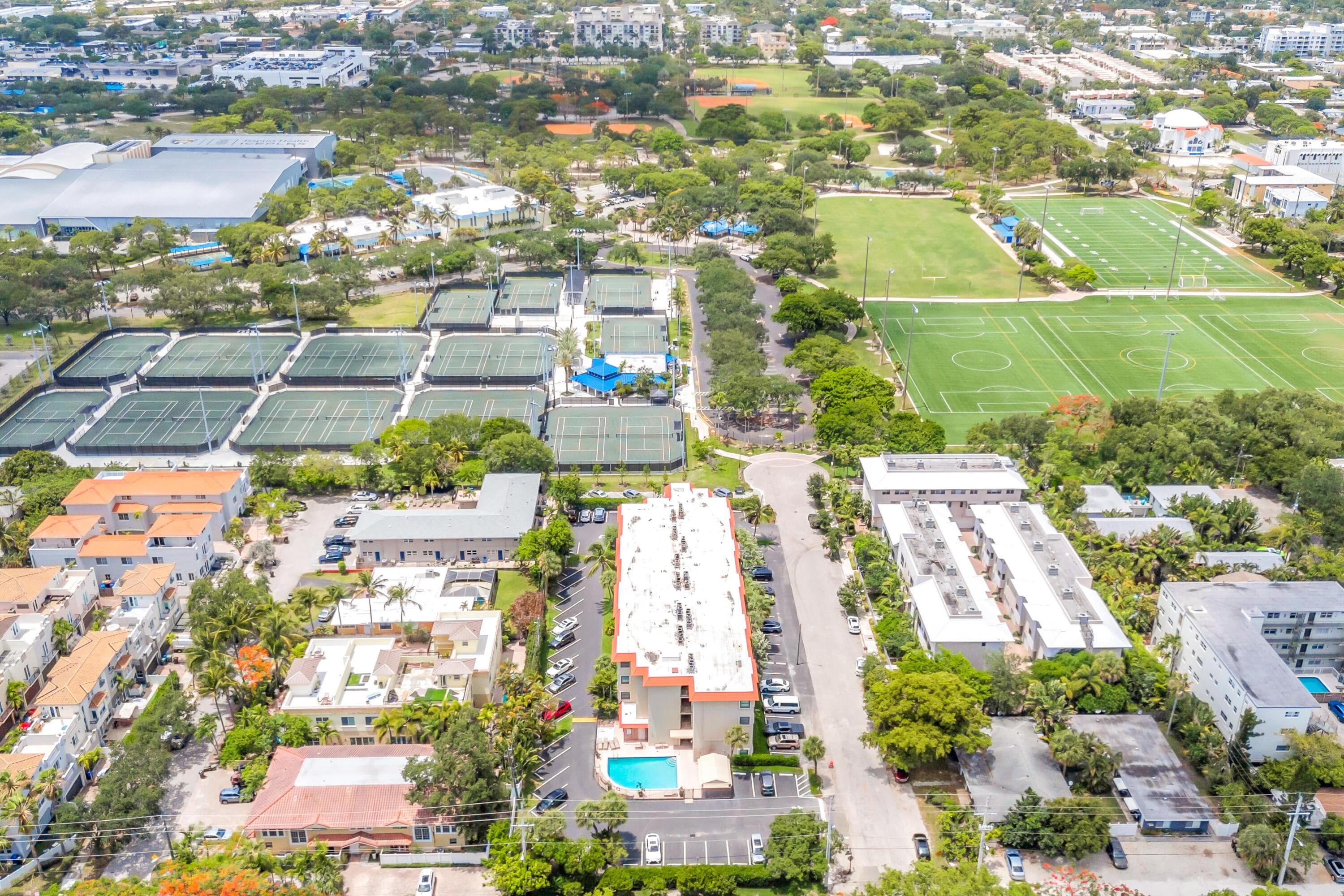 615 NE 12th Avenue 312, Fort Lauderdale, FL 33304 — photo 8 of 34