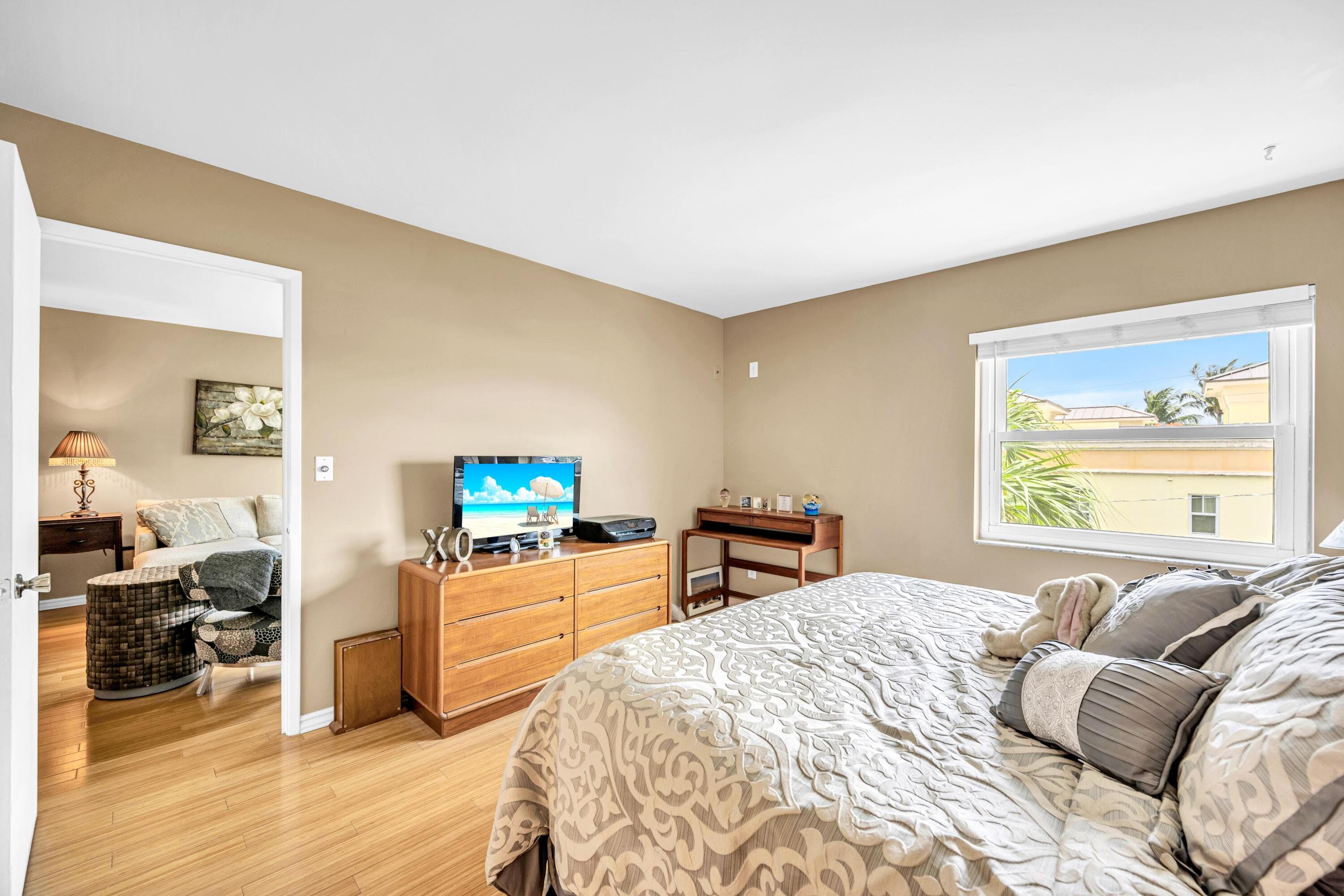 615 NE 12th Avenue 312, Fort Lauderdale, FL 33304 — photo 17 of 34
