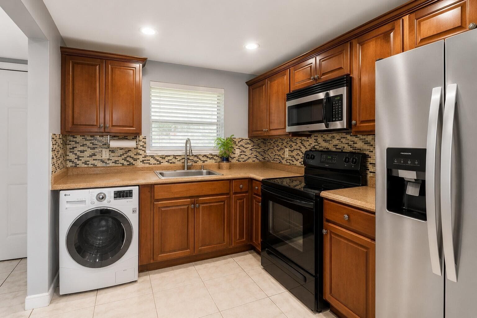 2750 W Sunrise Lakes Drive W 112, Sunrise, FL 33322 — photo 3 of 18