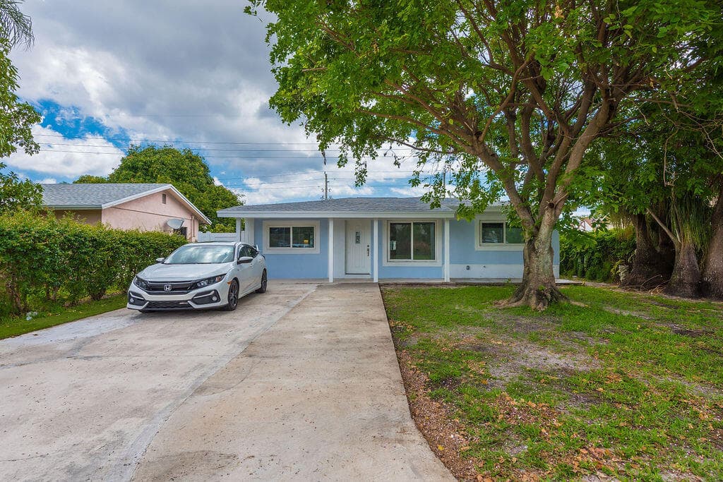 626 NW 7th Street, Boynton Beach, FL 33426 — photo 3 of 35