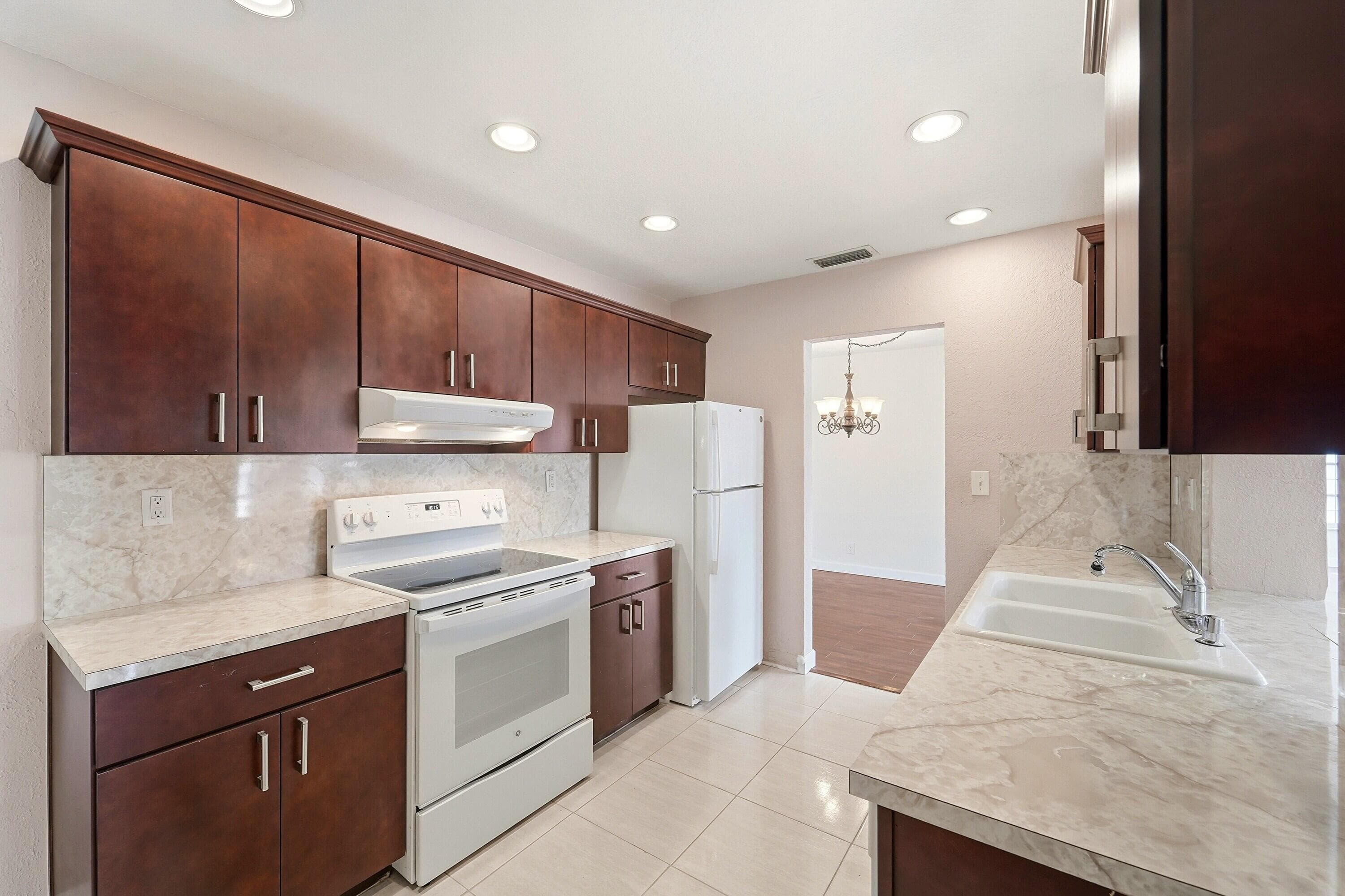 8304 NW 59th Street, Tamarac, FL 33321 — photo 9 of 37