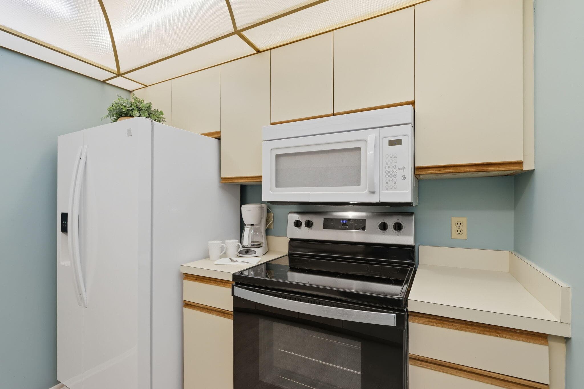 29 Plantation Drive 202, Vero Beach, FL 32966 — photo 11 of 56